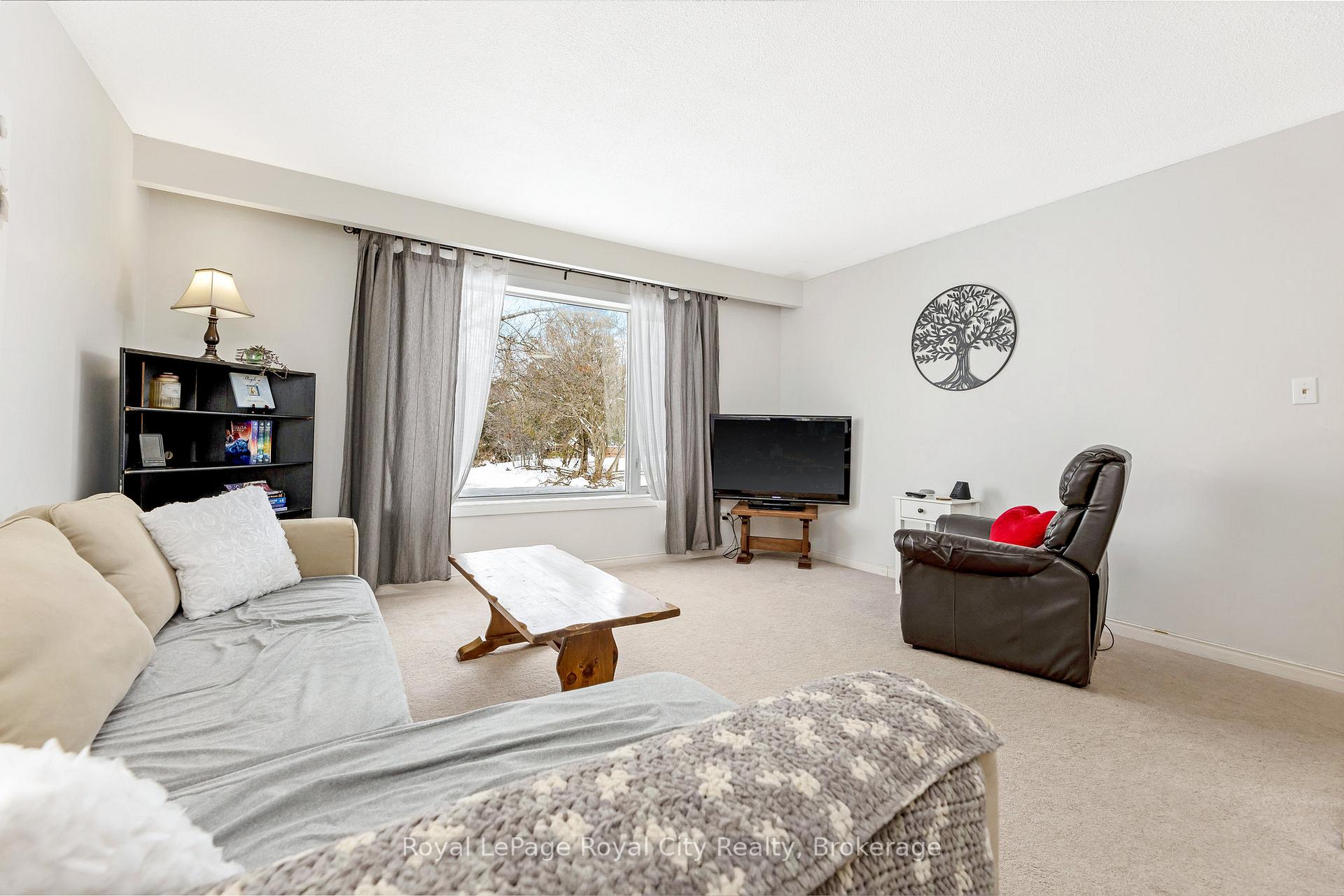 Photo 13 of 46 Douglas Crescent, Erin, Rural Erin — HOMEH