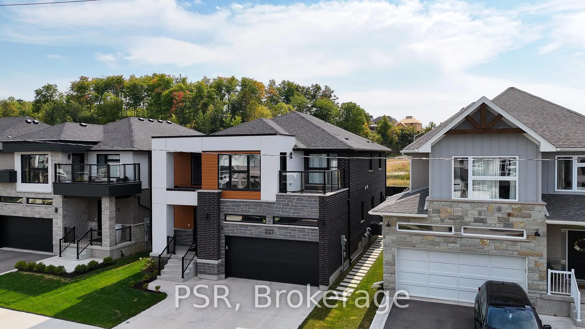 Photo 2 of 227 Otterbein Road, Kitchener — HOMEH