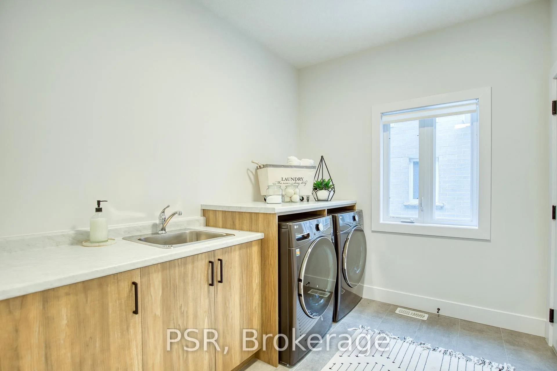 Photo 7 of 227 Otterbein Road, Kitchener — HOMEH