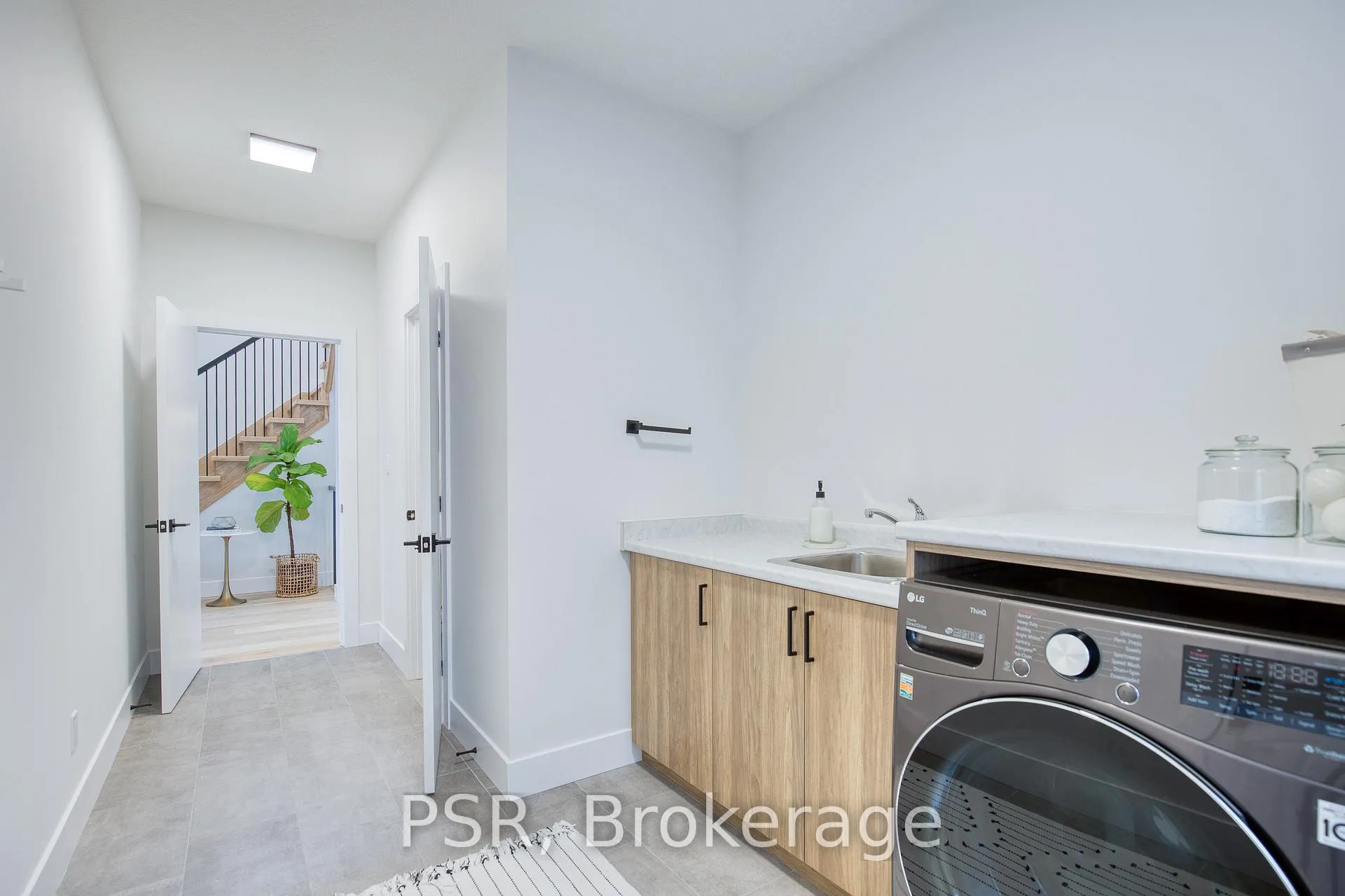 Photo 8 of 227 Otterbein Road, Kitchener — HOMEH
