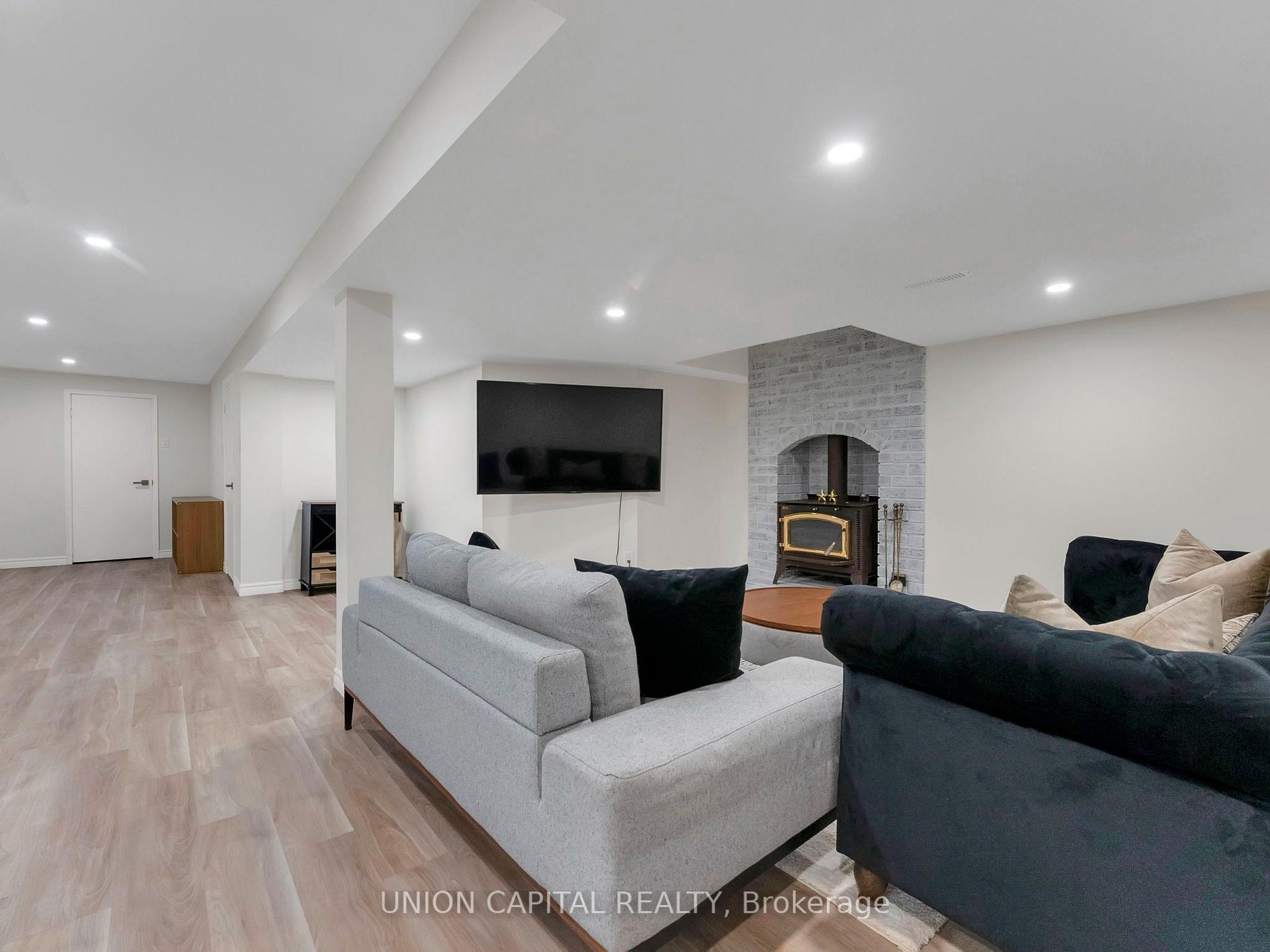 Photo 32 of 772 Pebble Court, Pickering, Amberlea — HOMEH
