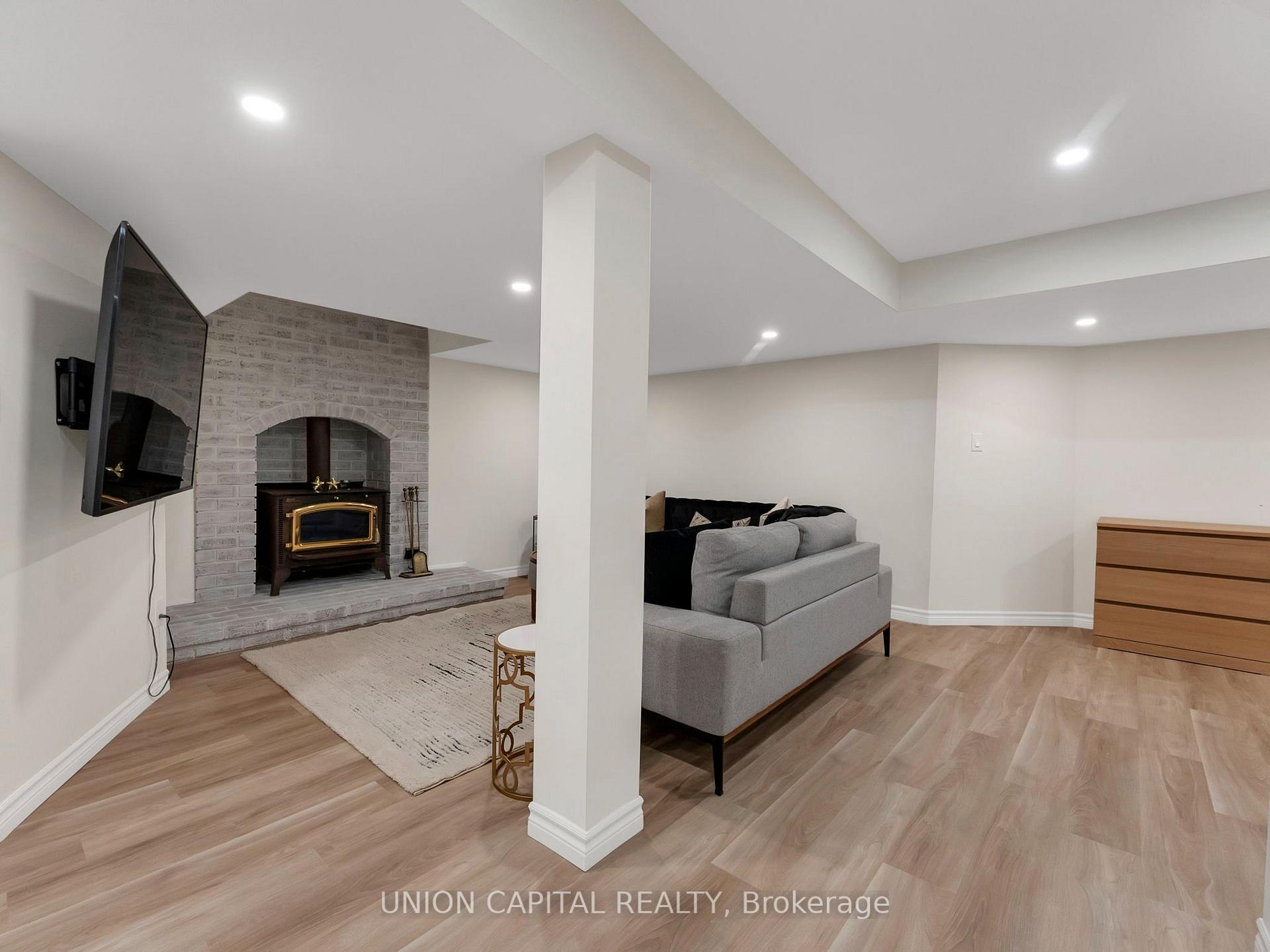 Photo 36 of 772 Pebble Court, Pickering, Amberlea — HOMEH