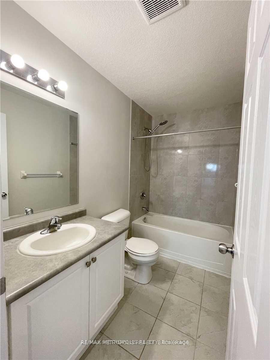 Photo 4 of 668 Blair Creek Drive, Kitchener, Doon South — HOMEH