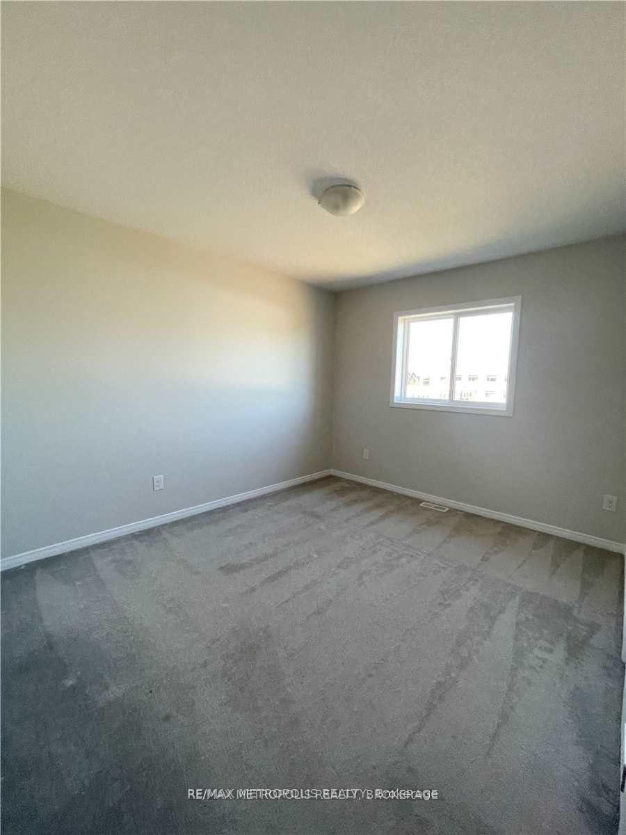 Photo 5 of 668 Blair Creek Drive, Kitchener, Doon South — HOMEH
