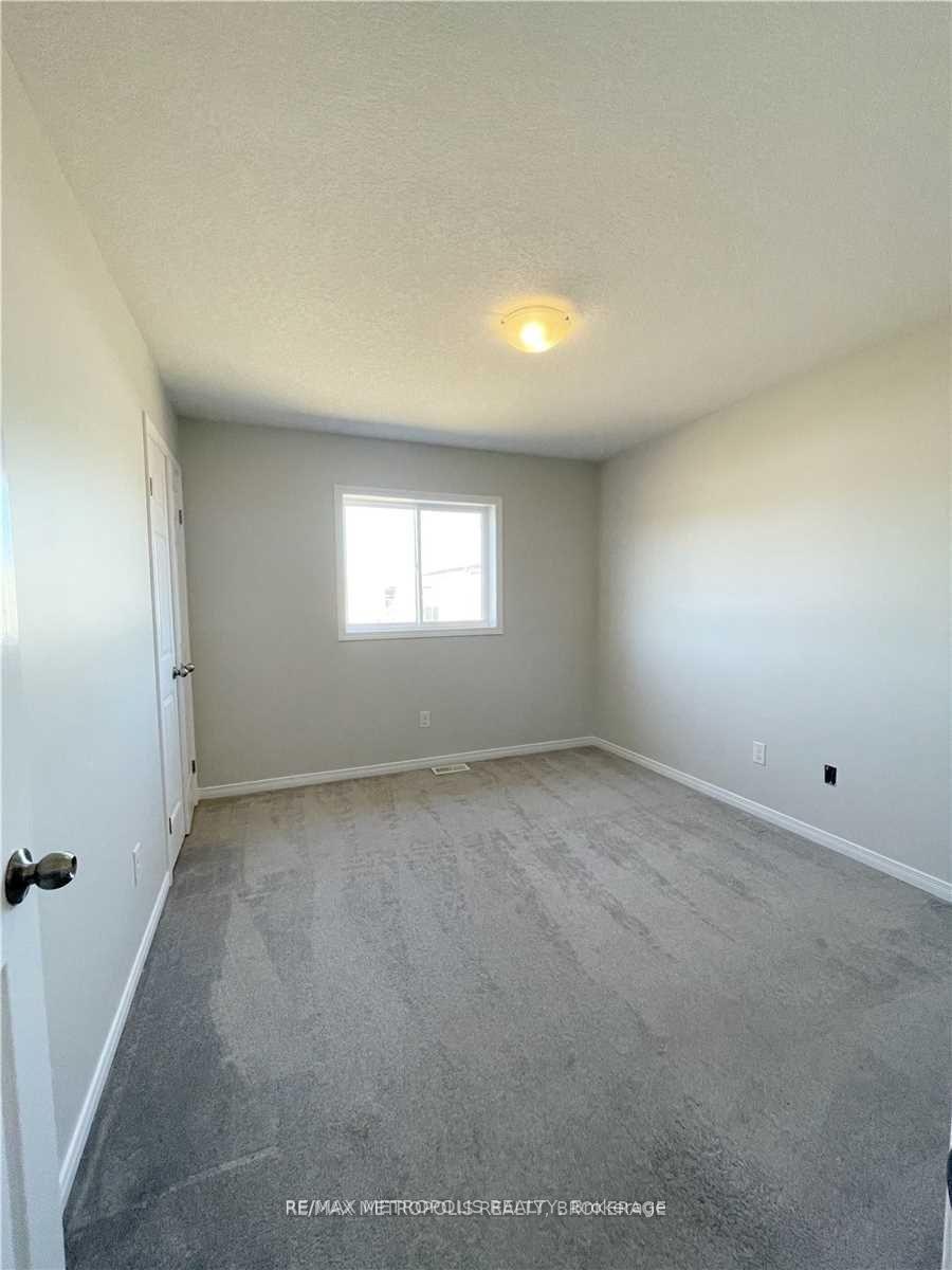 Photo 7 of 668 Blair Creek Drive, Kitchener, Doon South — HOMEH