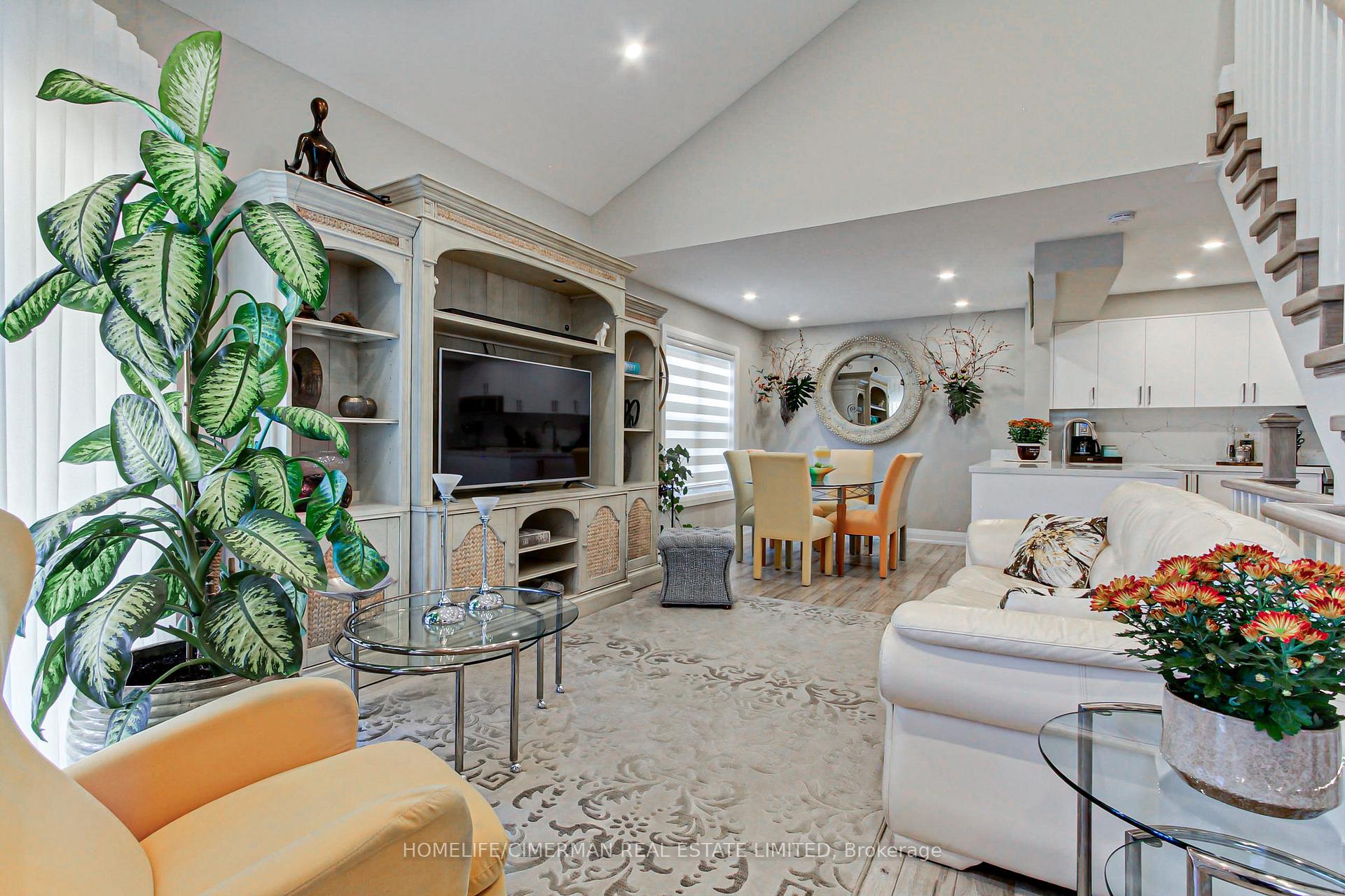 Photo 15 of 30 Brandy Lane Way, Newmarket, Central Newmarket — HOMEH