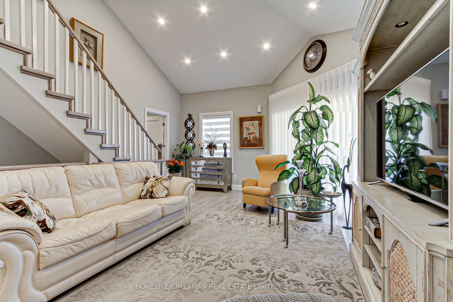 Photo 19 of 30 Brandy Lane Way, Newmarket, Central Newmarket — HOMEH