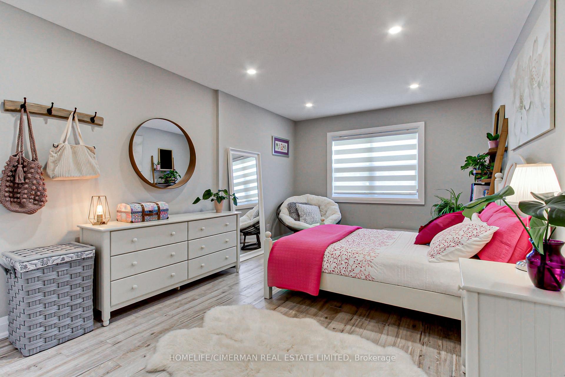 Photo 55 of 30 Brandy Lane Way, Newmarket, Central Newmarket — HOMEH
