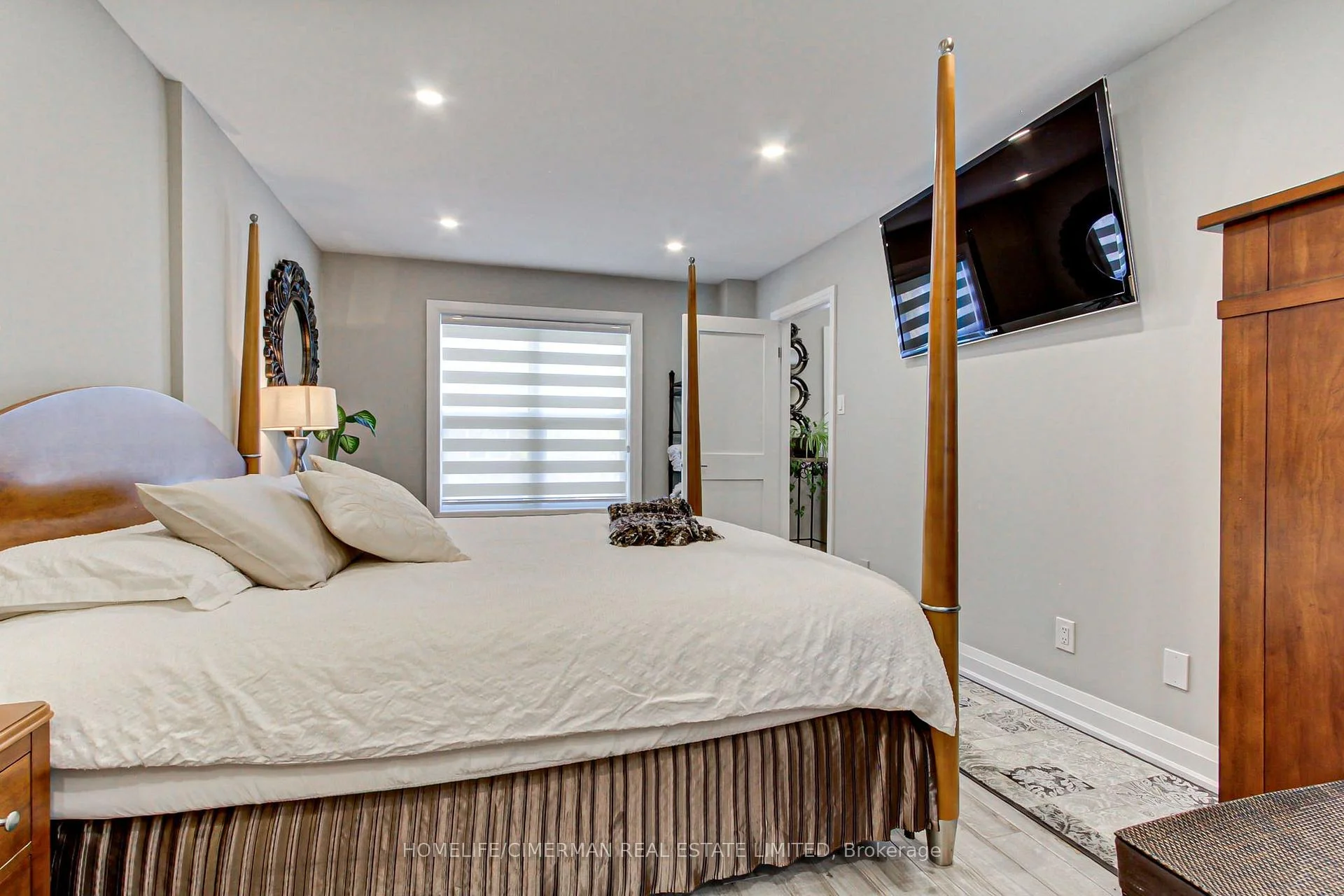 Photo 34 of 30 Brandy Lane Way, Newmarket, Central Newmarket — HOMEH