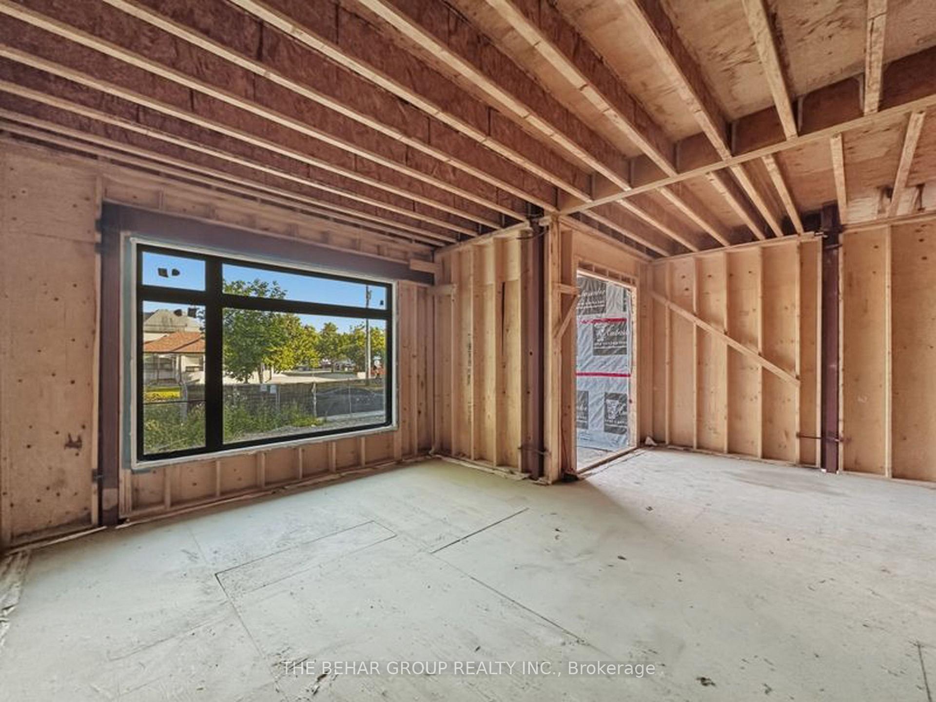 Photo 3 of 188 Crestwood Road, Vaughan, Crestwood-Springfarm-Yorkhill — HOMEH