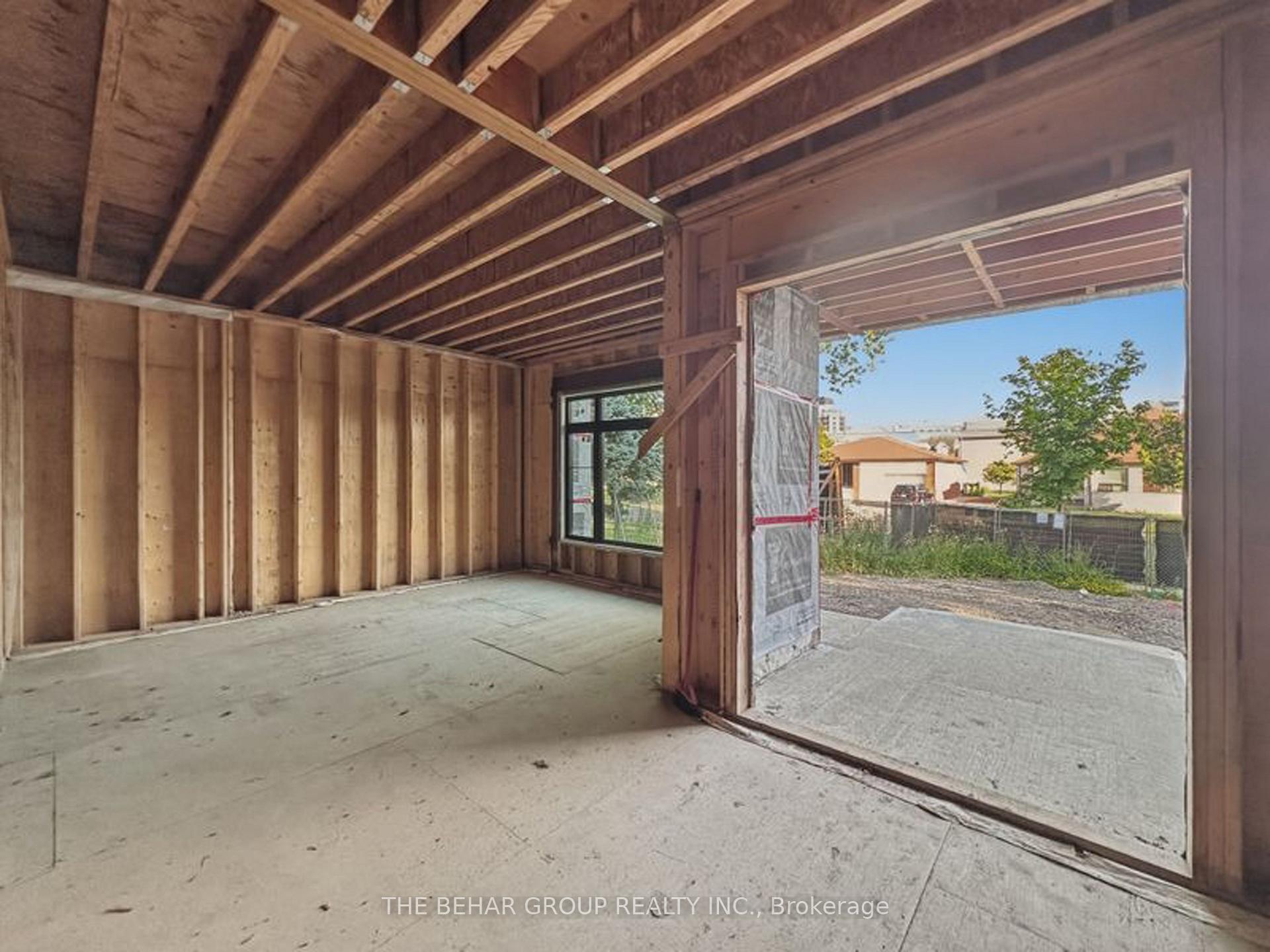 Photo 4 of 188 Crestwood Road, Vaughan, Crestwood-Springfarm-Yorkhill — HOMEH