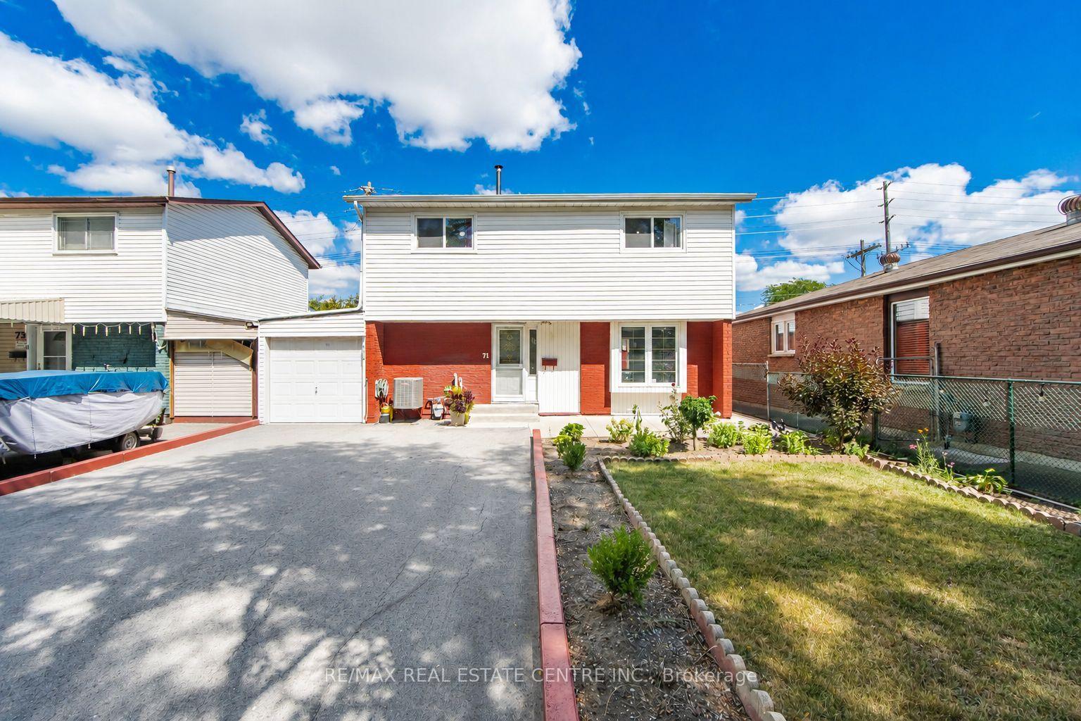 Photo 2 of 71 Sultan Pool Drive, Etobicoke, West Humber-Clairville — HOMEH
