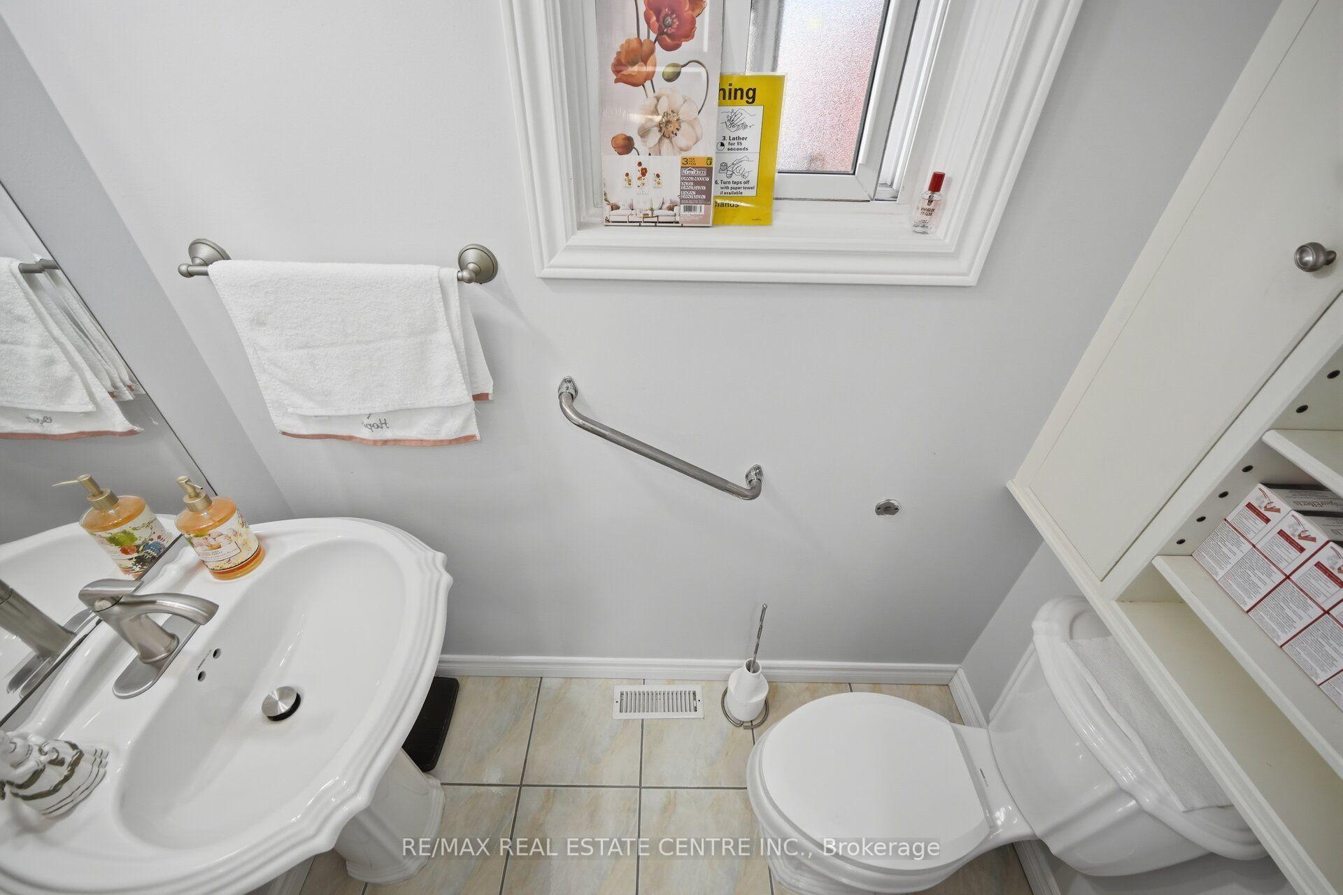 Photo 26 of 71 Sultan Pool Drive, Etobicoke, West Humber-Clairville — HOMEH