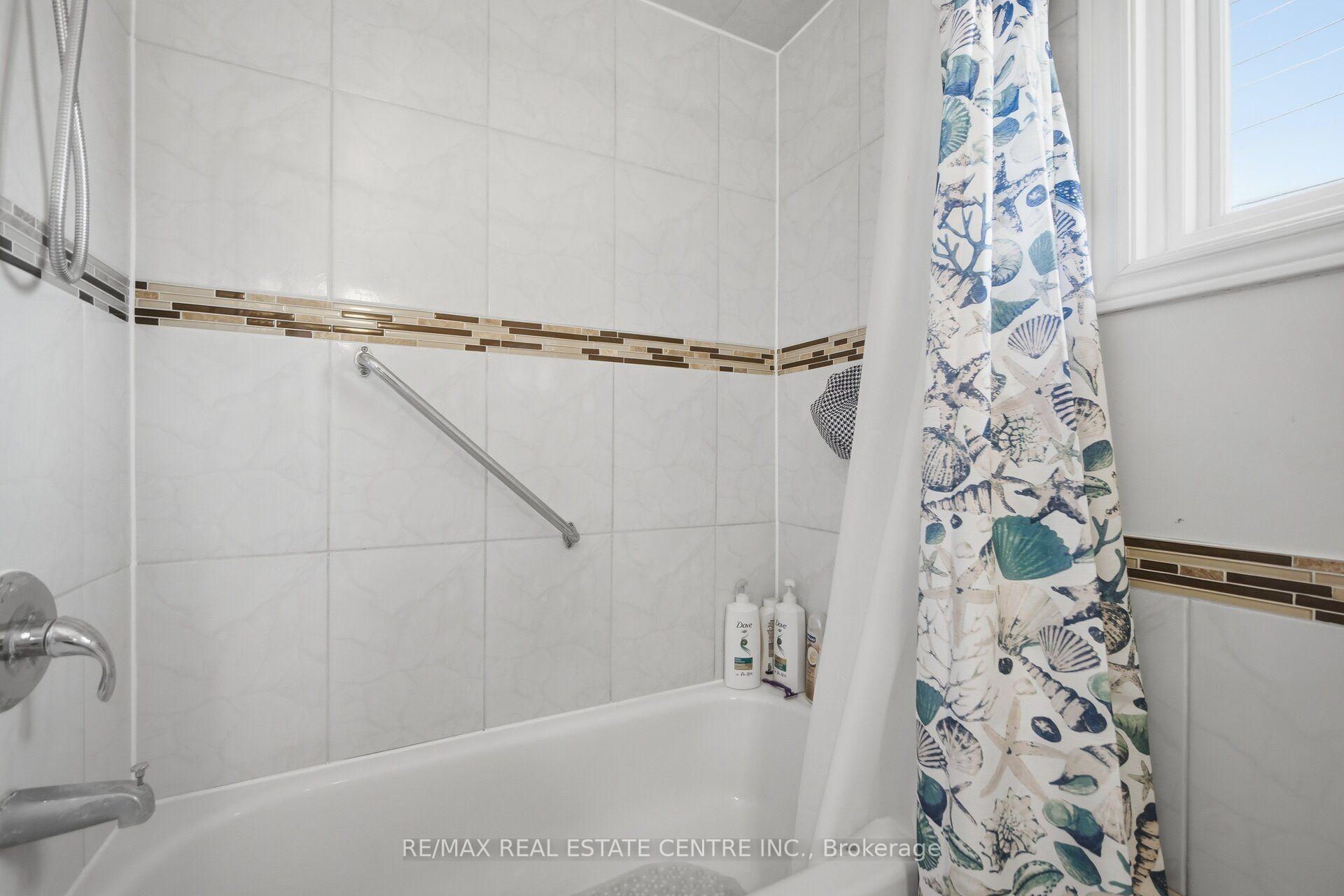 Photo 49 of 71 Sultan Pool Drive, Etobicoke, West Humber-Clairville — HOMEH