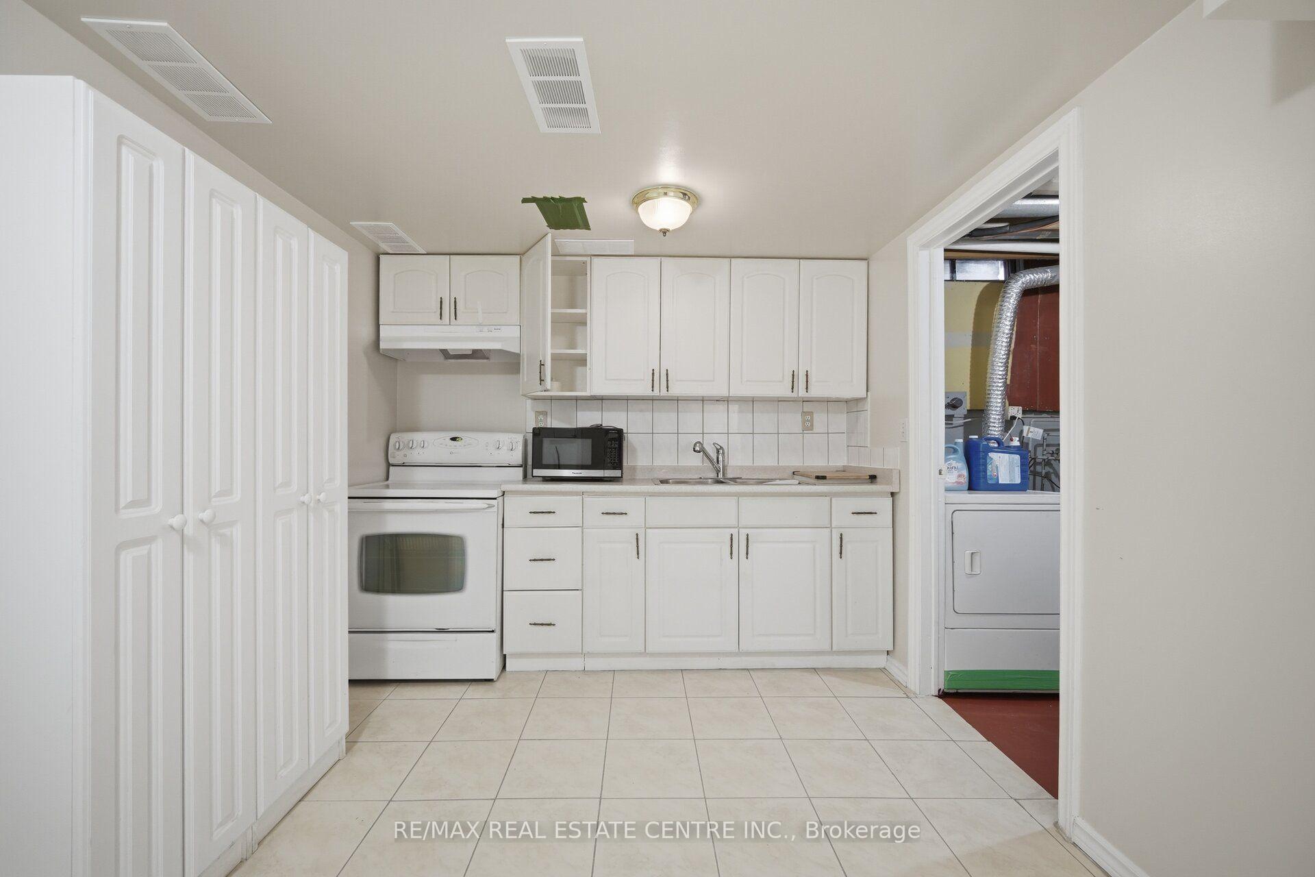 Photo 53 of 71 Sultan Pool Drive, Etobicoke, West Humber-Clairville — HOMEH