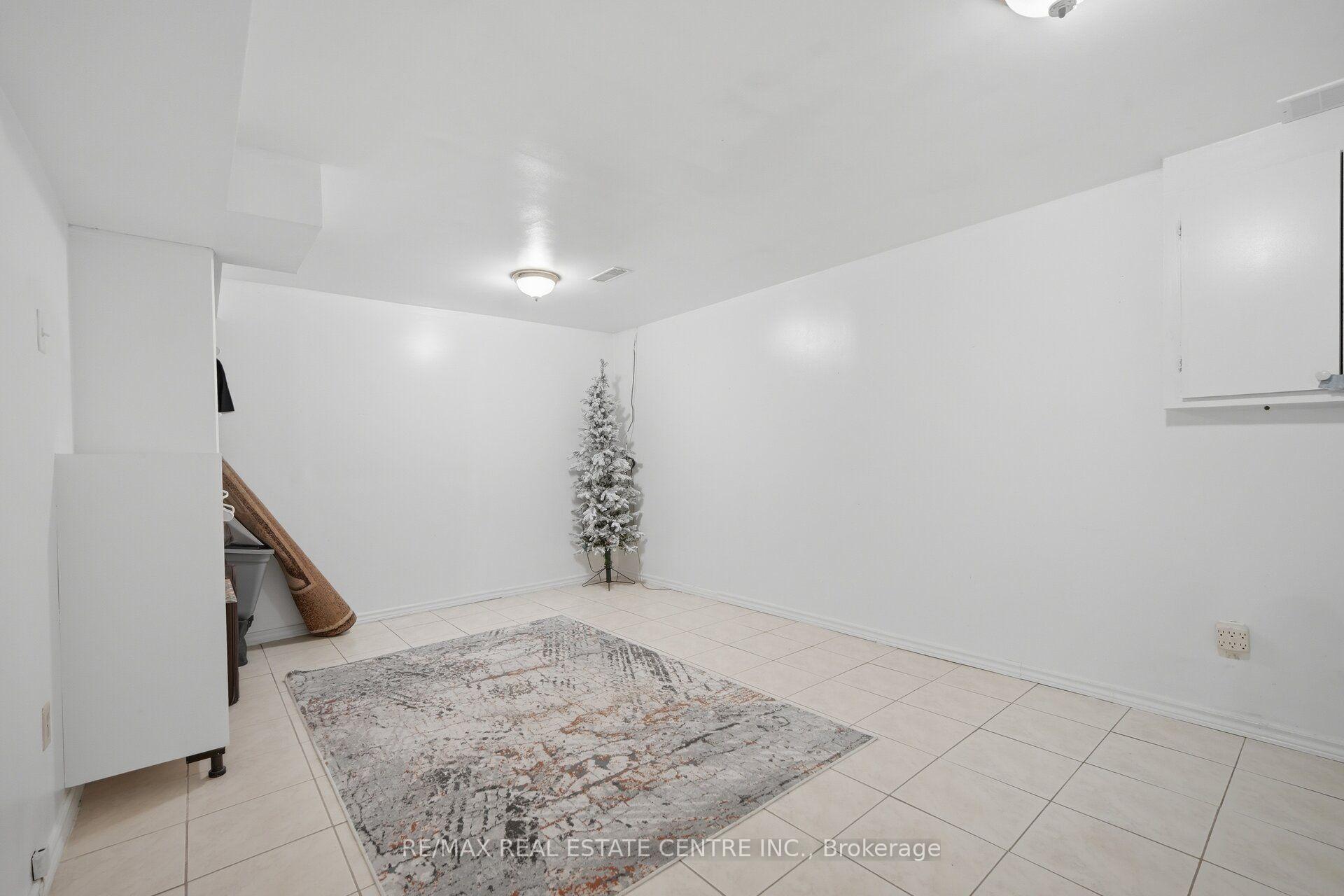 Photo 56 of 71 Sultan Pool Drive, Etobicoke, West Humber-Clairville — HOMEH