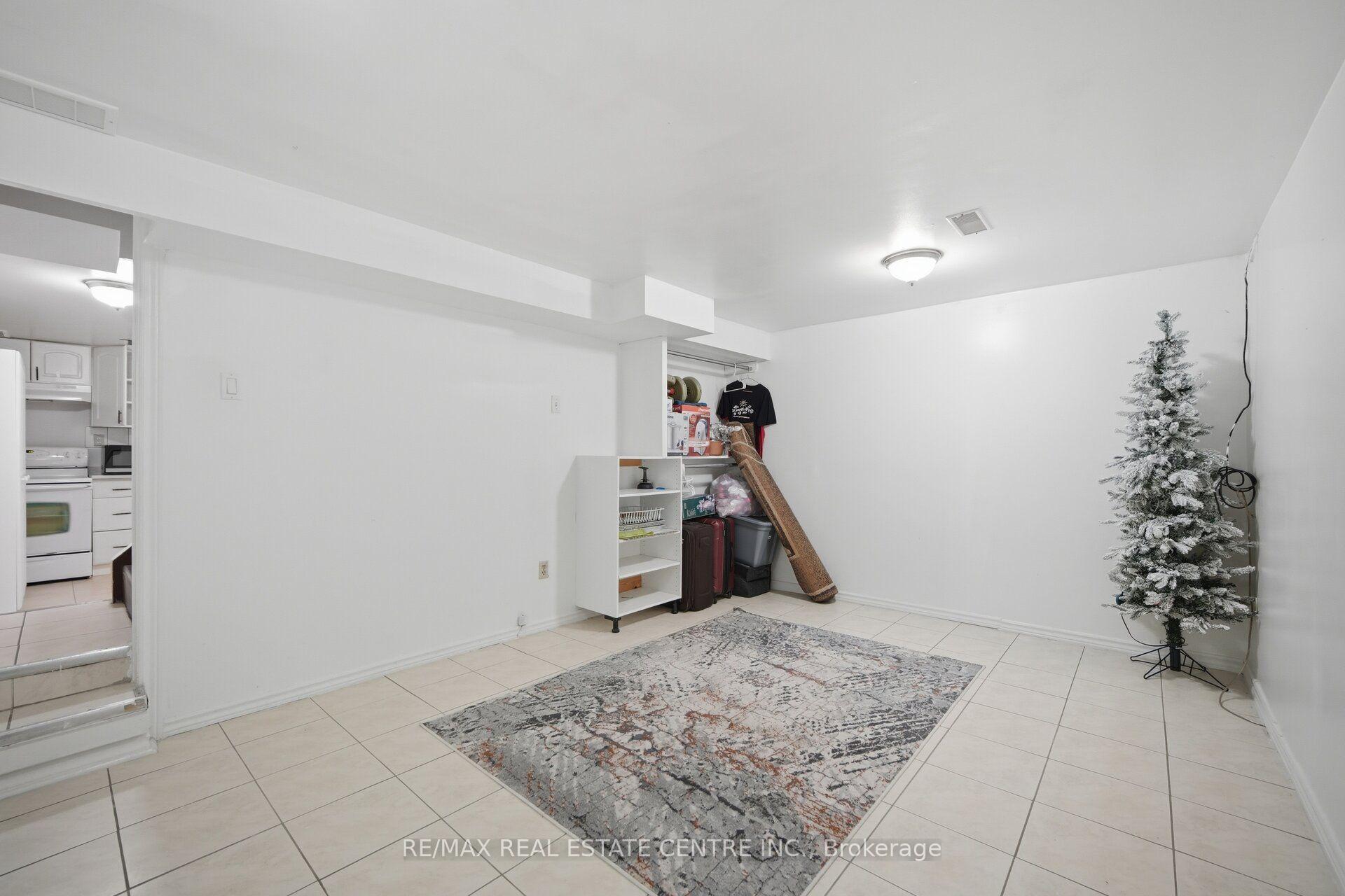 Photo 57 of 71 Sultan Pool Drive, Etobicoke, West Humber-Clairville — HOMEH