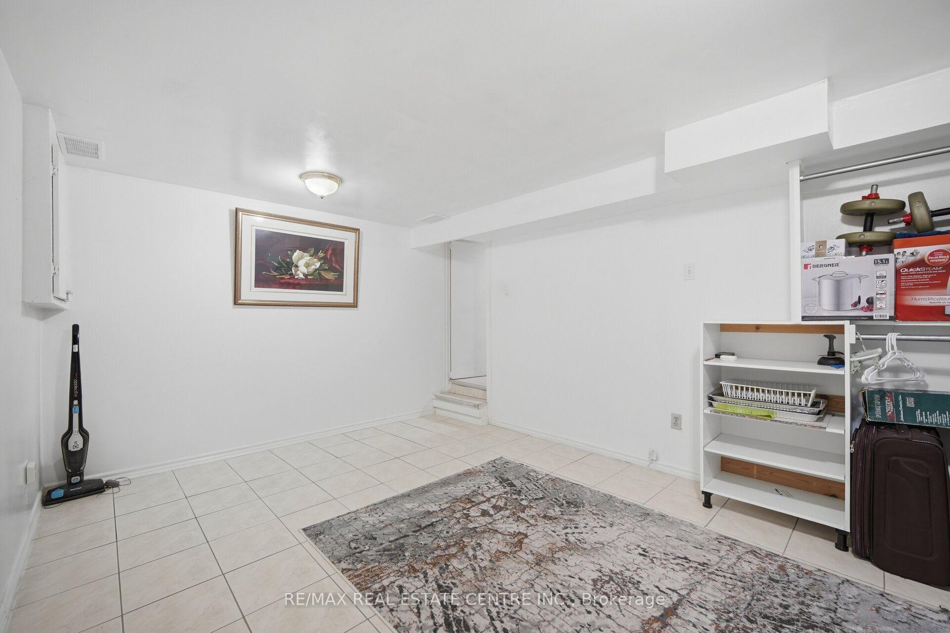Photo 58 of 71 Sultan Pool Drive, Etobicoke, West Humber-Clairville — HOMEH