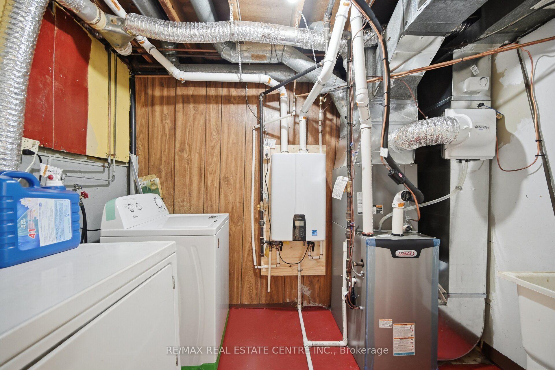 Photo 40 of 71 Sultan Pool Drive, Etobicoke, West Humber-Clairville — HOMEH