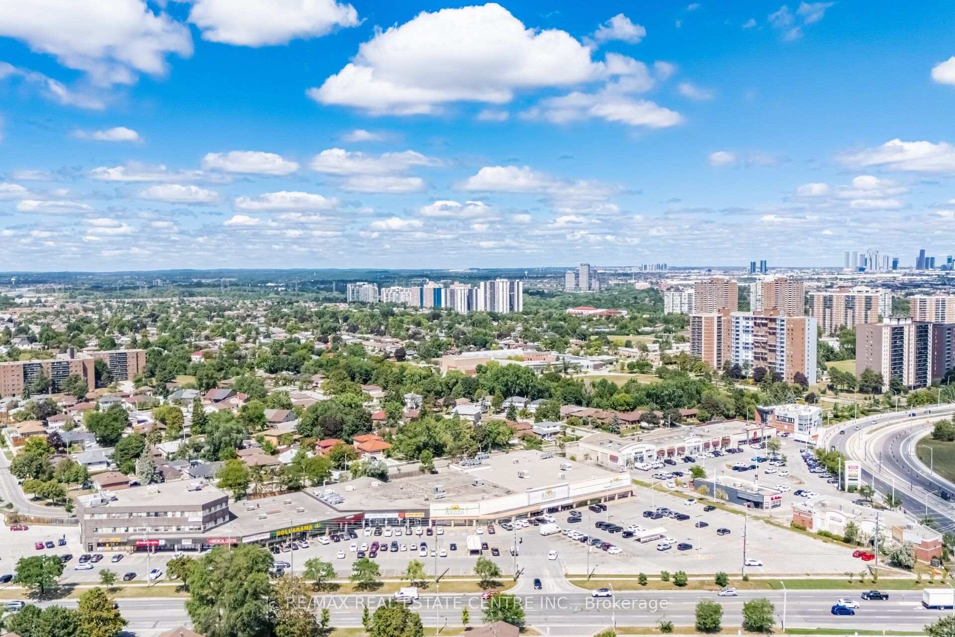 Photo 46 of 71 Sultan Pool Drive, Etobicoke, West Humber-Clairville — HOMEH