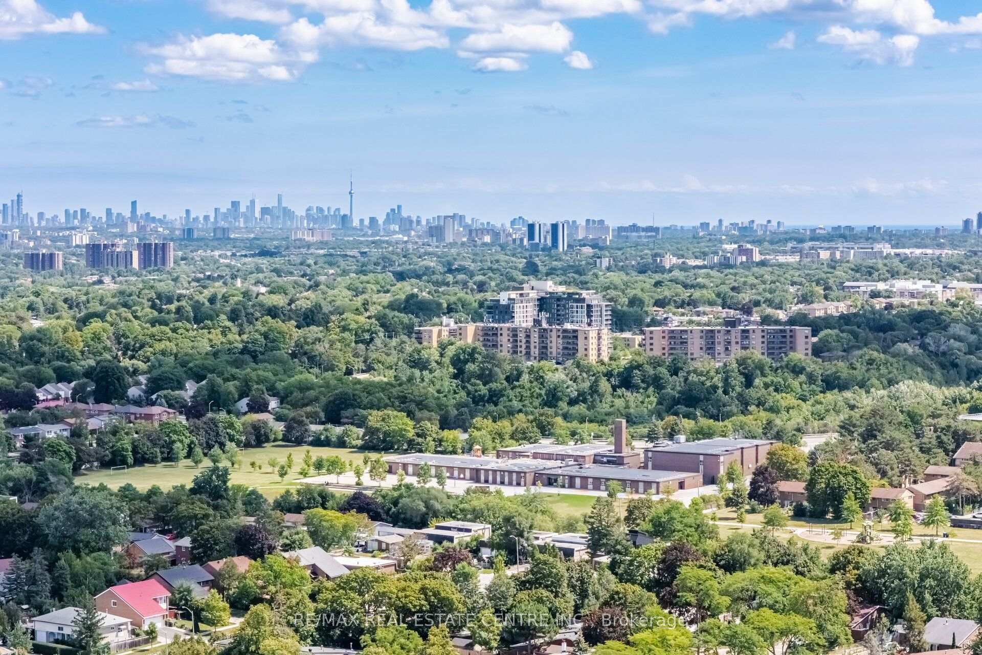 Photo 44 of 71 Sultan Pool Drive, Etobicoke, West Humber-Clairville — HOMEH