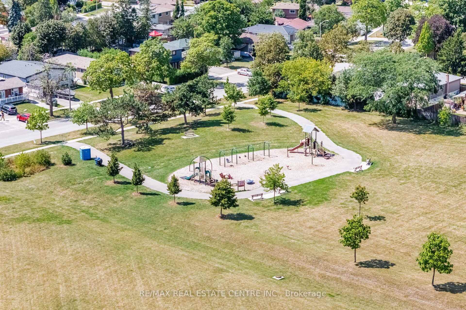 Photo 52 of 71 Sultan Pool Drive, Etobicoke, West Humber-Clairville — HOMEH