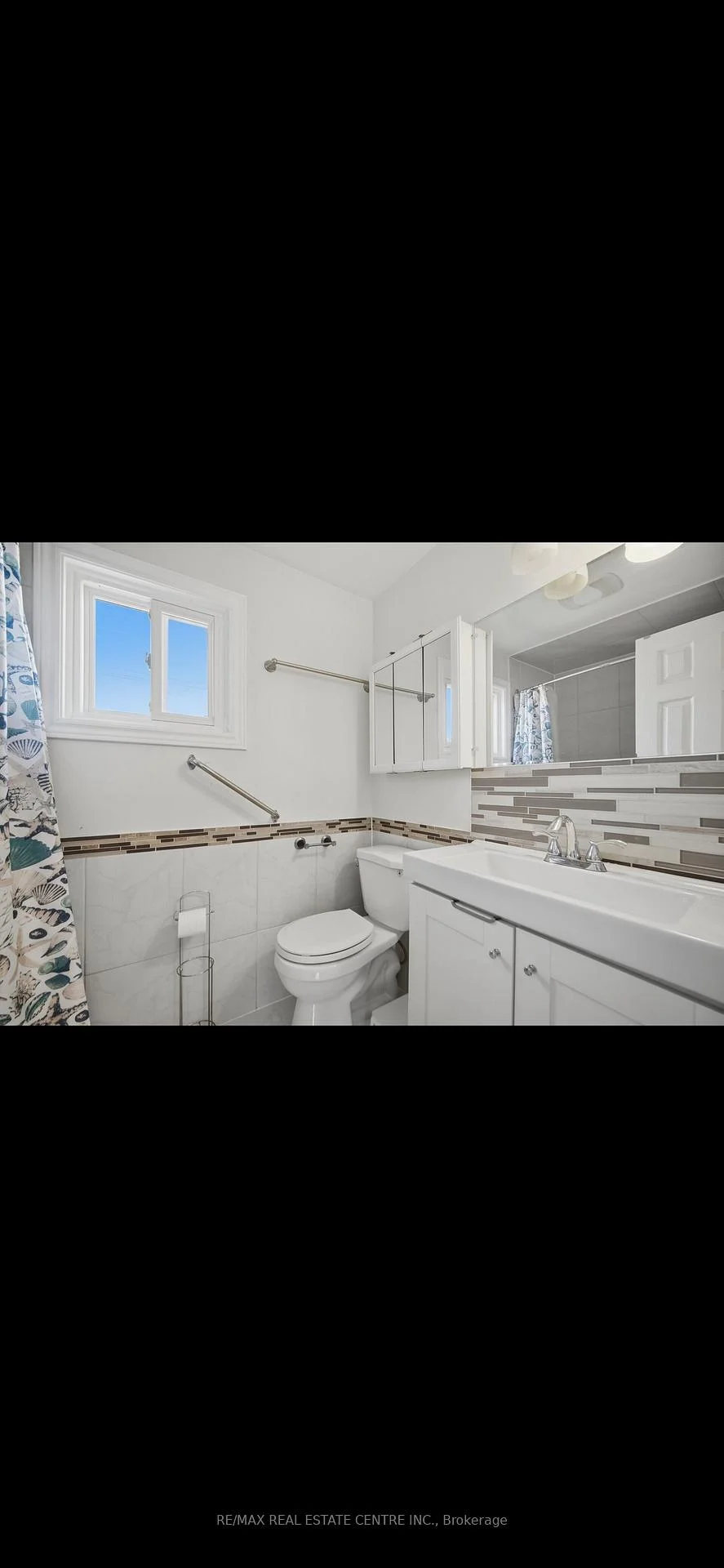 Photo 27 of 71 Sultan Pool Drive, Etobicoke, West Humber-Clairville — HOMEH