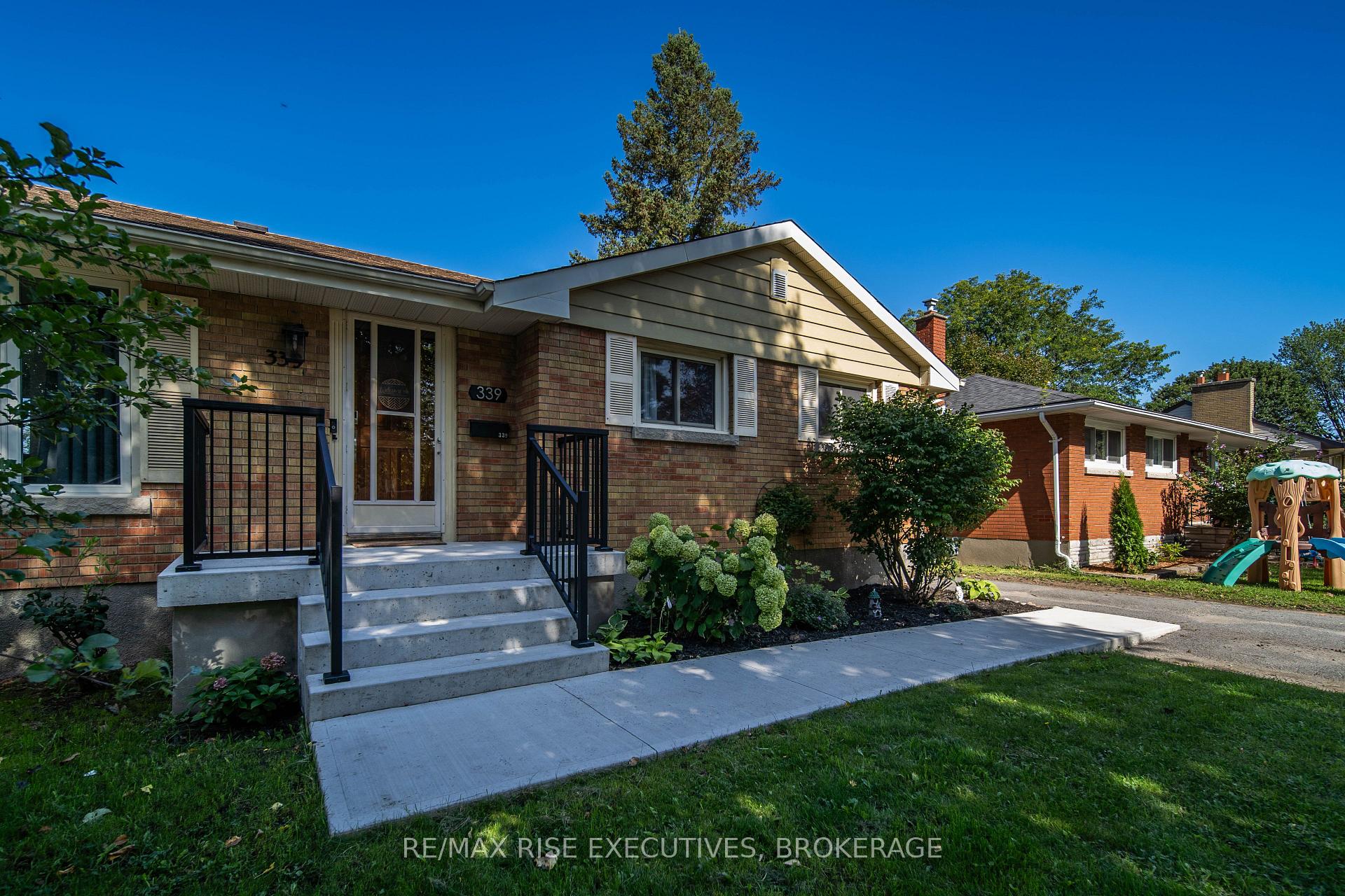 Photo 4 of 339 Arrowhead Place, Kingston, West of Sir John A. Blvd — HOMEH