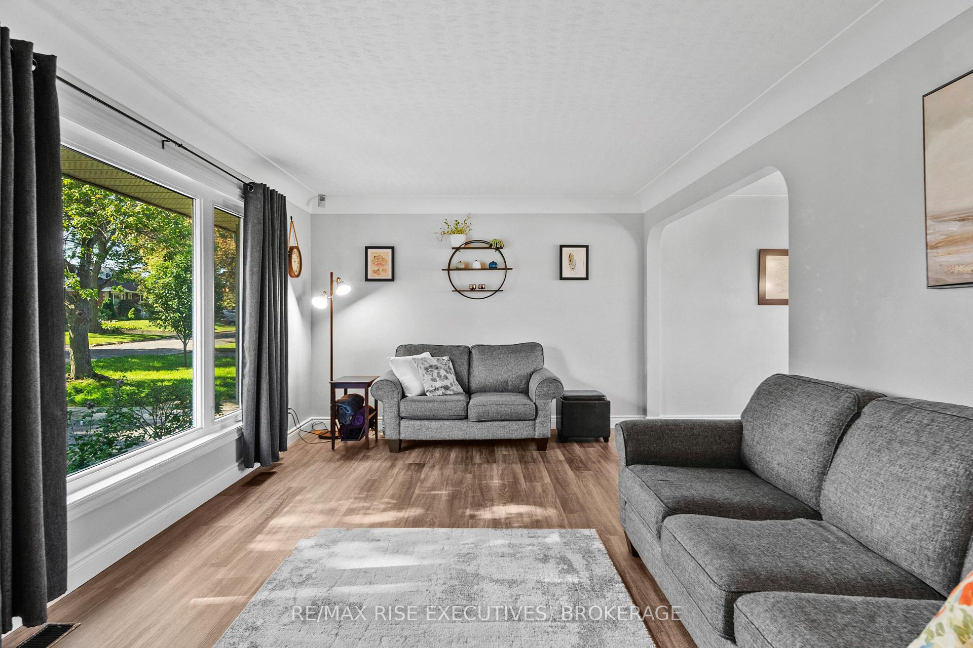Photo 6 of 339 Arrowhead Place, Kingston, West of Sir John A. Blvd — HOMEH