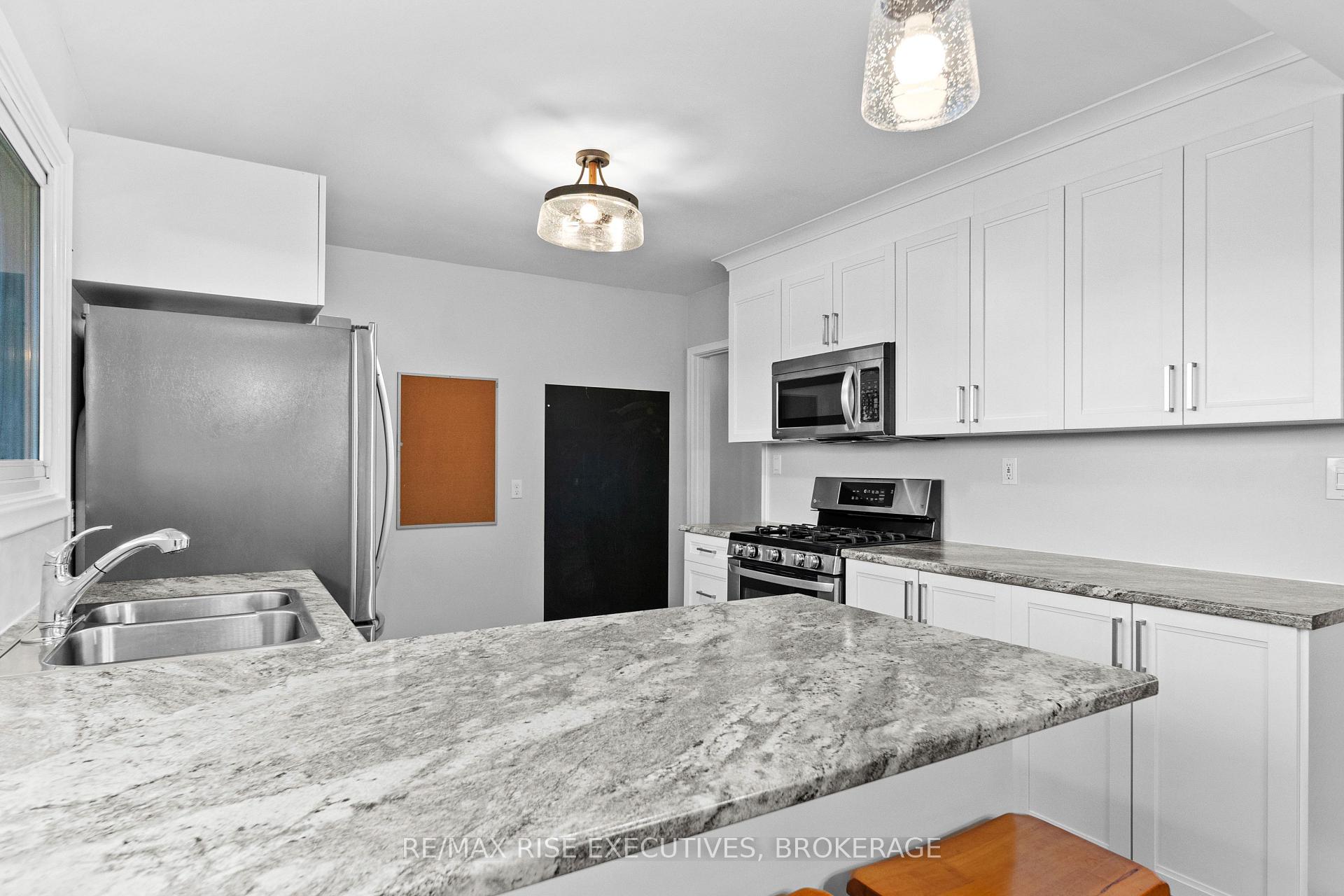 Photo 13 of 339 Arrowhead Place, Kingston, West of Sir John A. Blvd — HOMEH