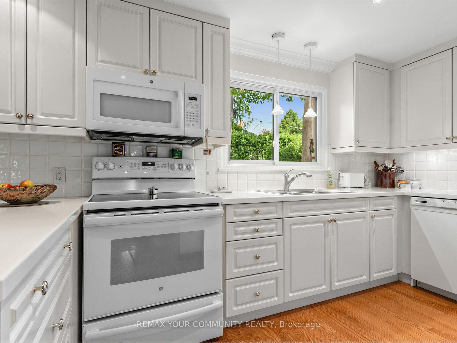 Photo 13 of 14 Apple Orchard Path, Markham, Royal Orchard — HOMEH