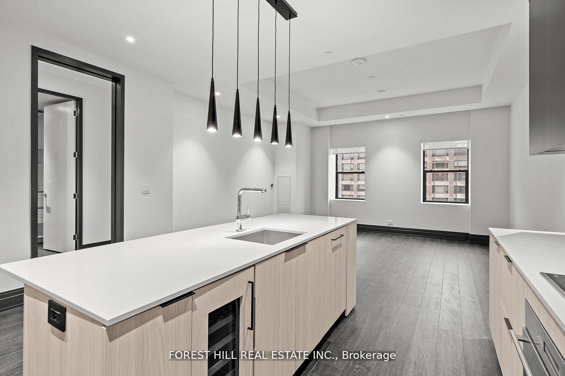 Photo 3 of Unit 1502, 2 Avenue Road, Toronto, The Annex — HOMEH