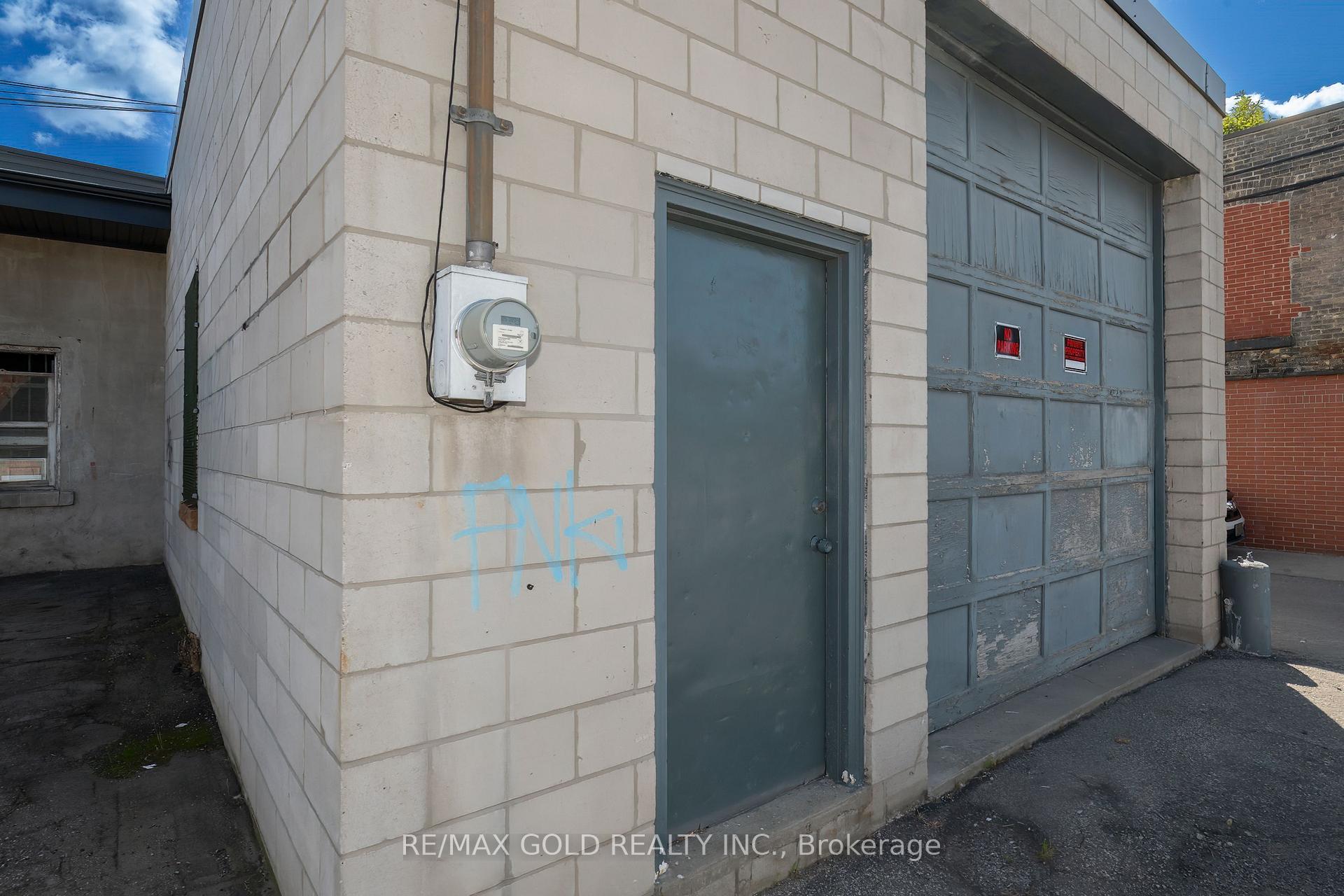 Photo 5 of 131R Millicent Street, Toronto, Dovercourt-Wallace Emerson-Junction — HOMEH