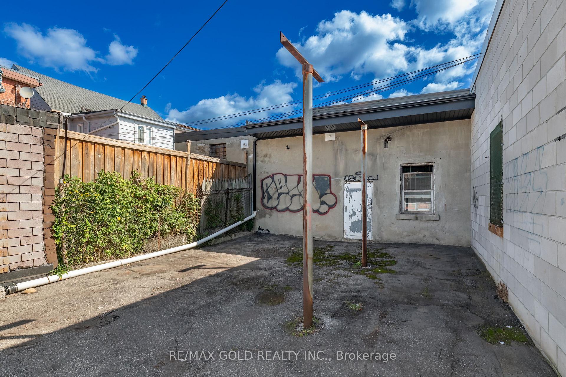 Photo 6 of 131R Millicent Street, Toronto, Dovercourt-Wallace Emerson-Junction — HOMEH