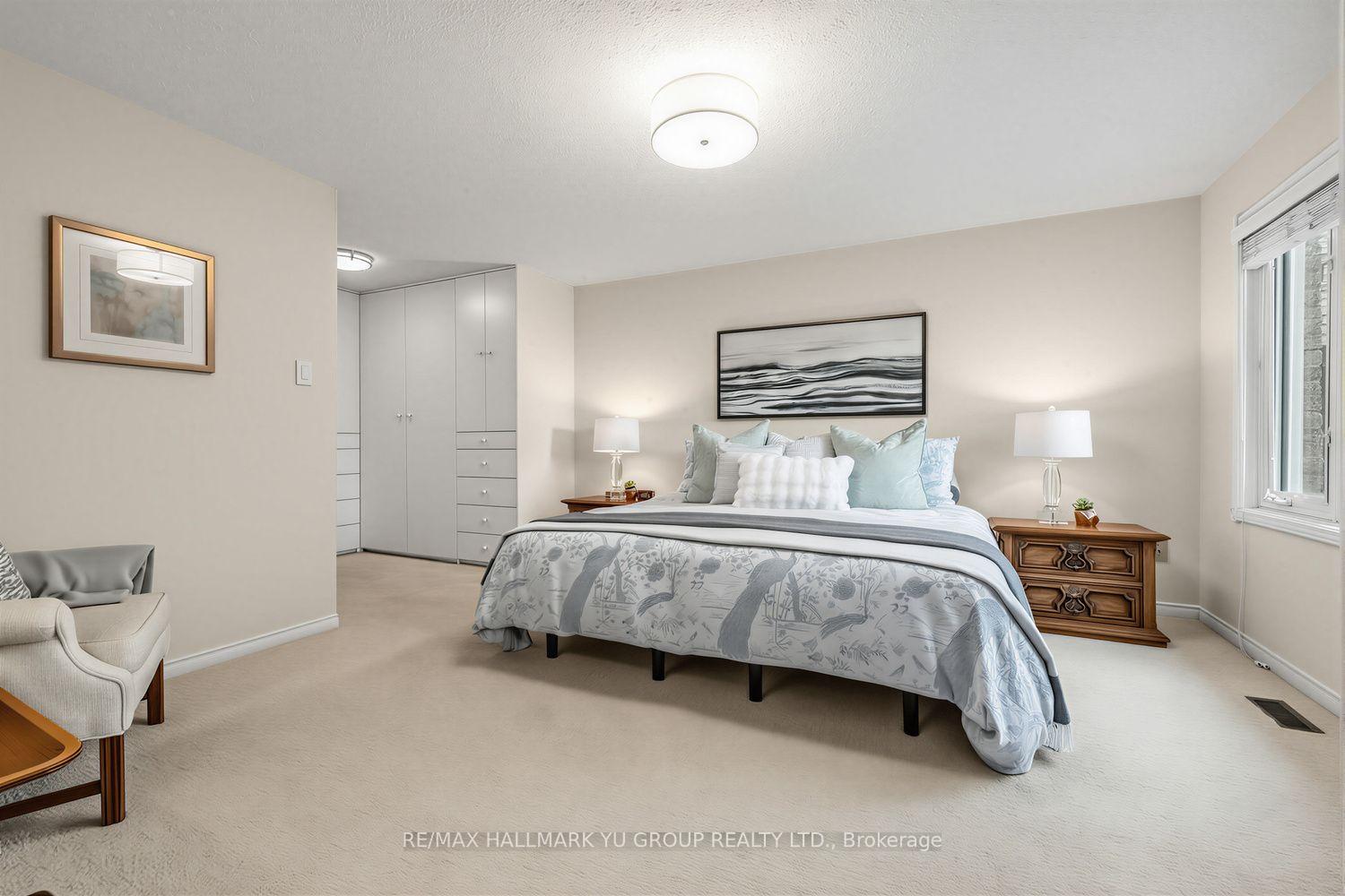 Photo 12 of 21 Esther Crescent, Vaughan, Crestwood-Springfarm-Yorkhill — HOMEH