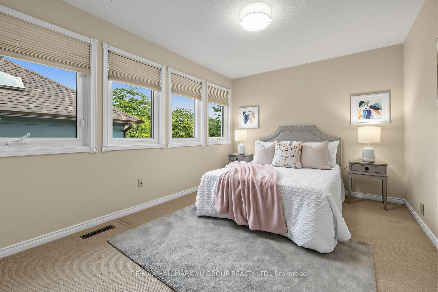 Photo 14 of 21 Esther Crescent, Vaughan, Crestwood-Springfarm-Yorkhill — HOMEH