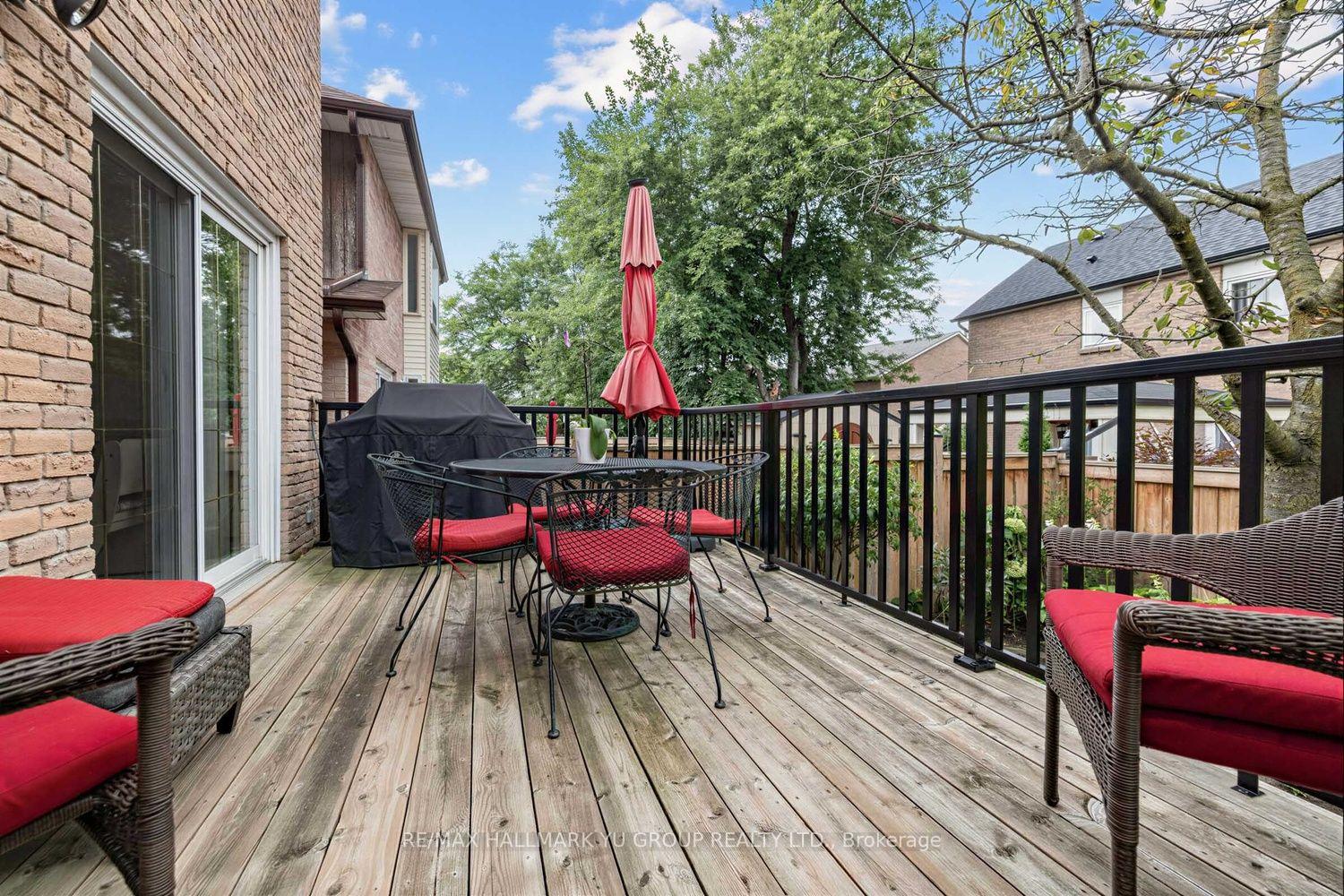 Photo 21 of 21 Esther Crescent, Vaughan, Crestwood-Springfarm-Yorkhill — HOMEH
