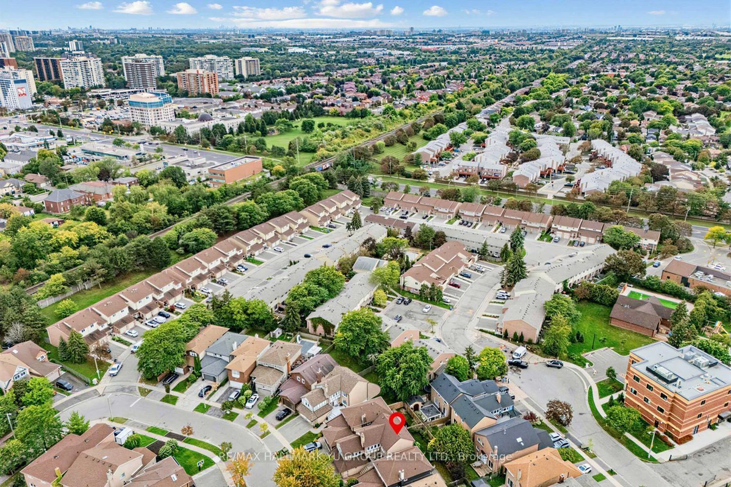 Photo 27 of 21 Esther Crescent, Vaughan, Crestwood-Springfarm-Yorkhill — HOMEH