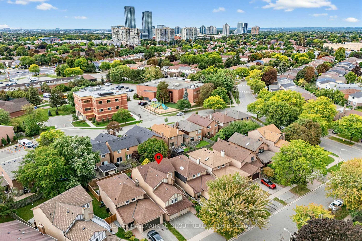 Photo 28 of 21 Esther Crescent, Vaughan, Crestwood-Springfarm-Yorkhill — HOMEH