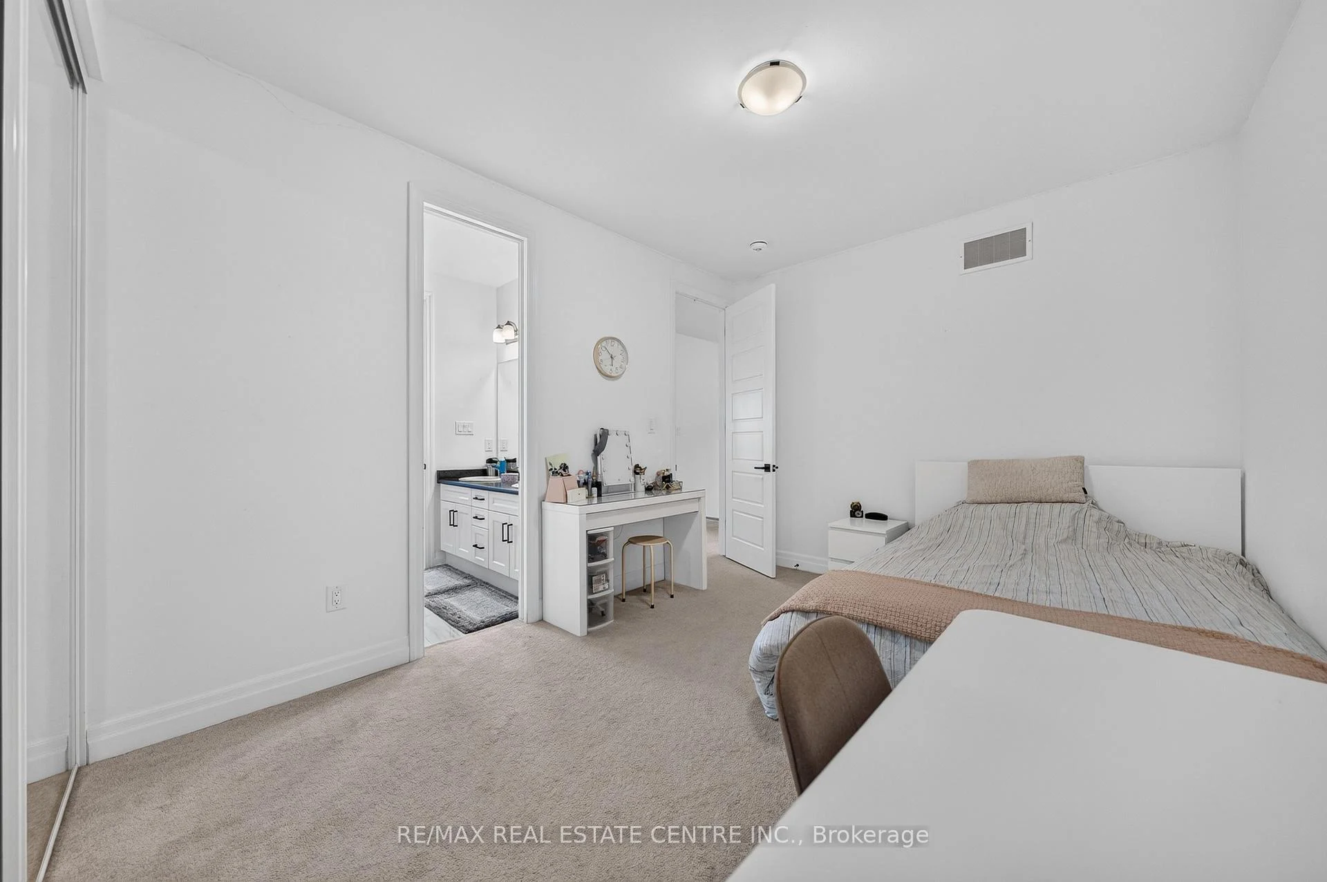 Photo 27 of 1404 Kovachik Boulevard, Milton, Walker — HOMEH