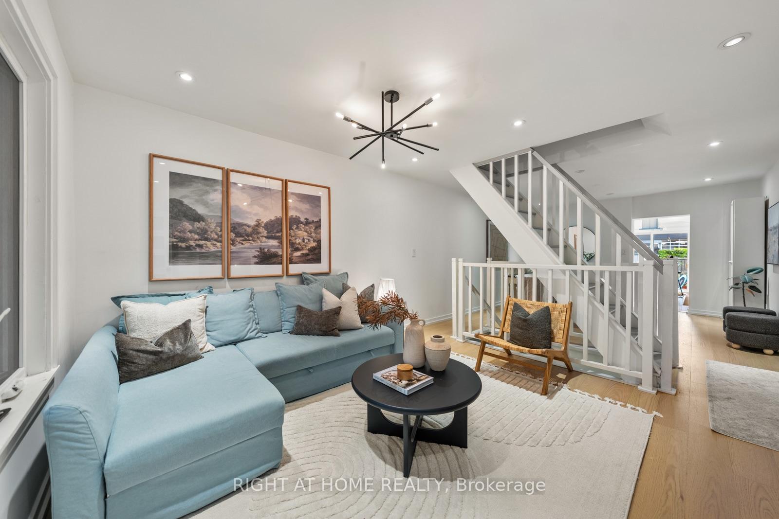 Photo 8 of 5 1/2 Luttrell Avenue, Toronto, East End-Danforth — HOMEH