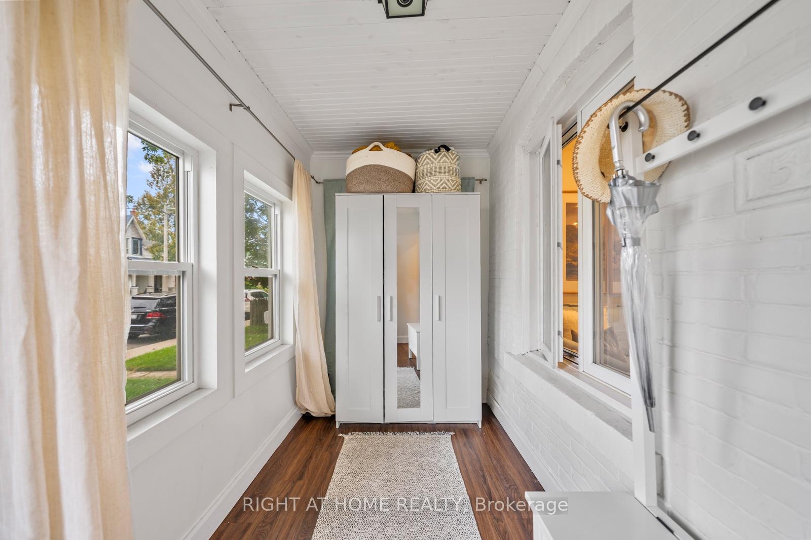 Photo 6 of 5 1/2 Luttrell Avenue, Toronto, East End-Danforth — HOMEH