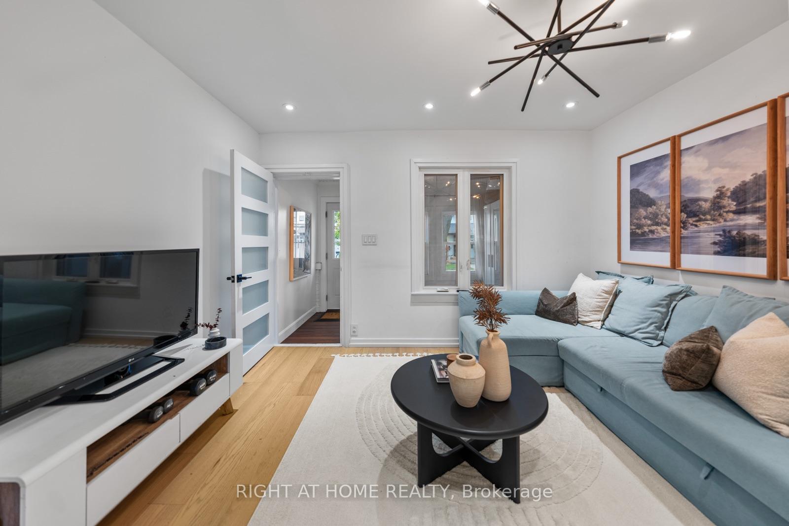 Photo 7 of 5 1/2 Luttrell Avenue, Toronto, East End-Danforth — HOMEH