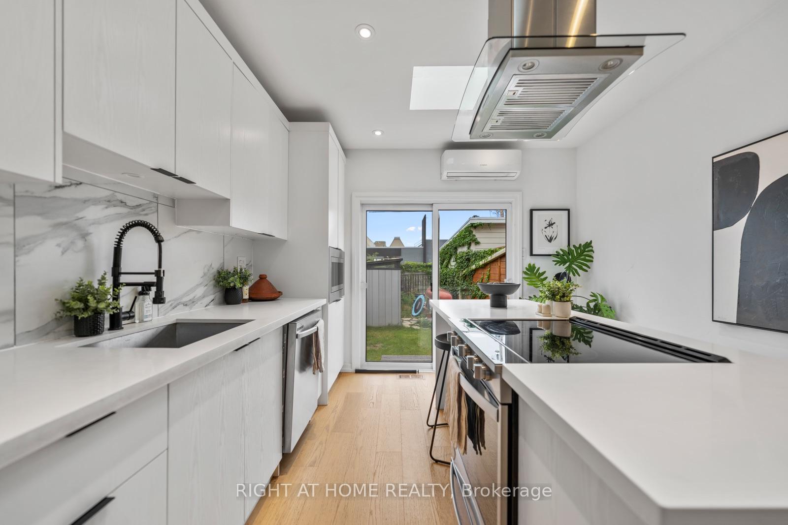 Photo 1 of 5 1/2 Luttrell Avenue, Toronto, East End-Danforth — HOMEH