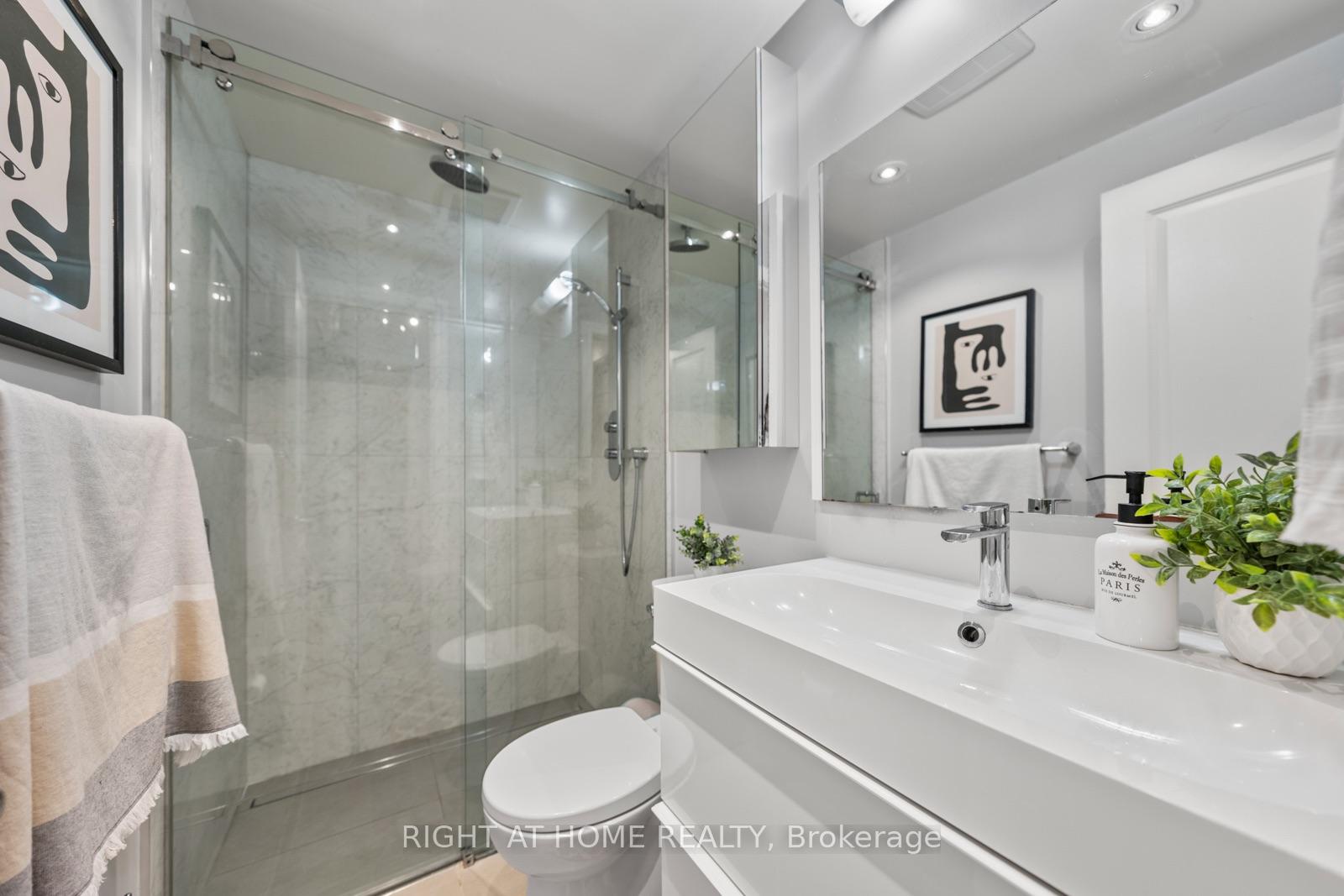 Photo 19 of 5 1/2 Luttrell Avenue, Toronto, East End-Danforth — HOMEH