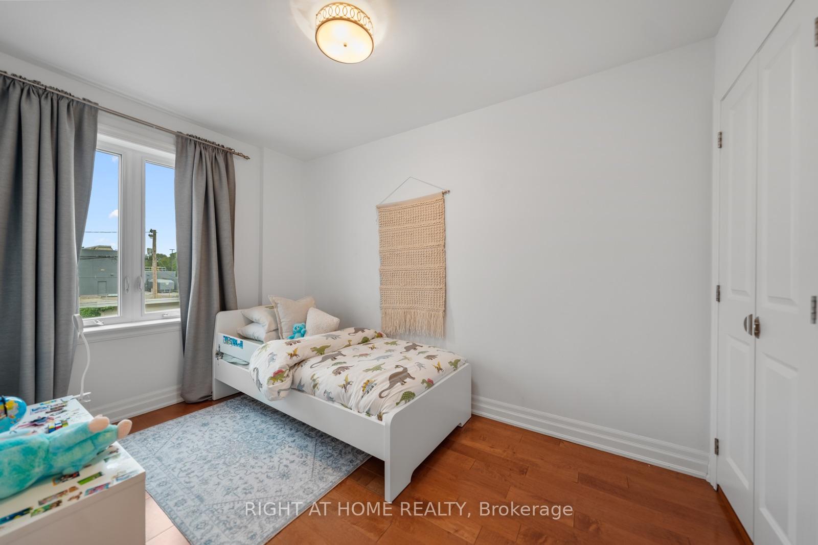 Photo 23 of 5 1/2 Luttrell Avenue, Toronto, East End-Danforth — HOMEH