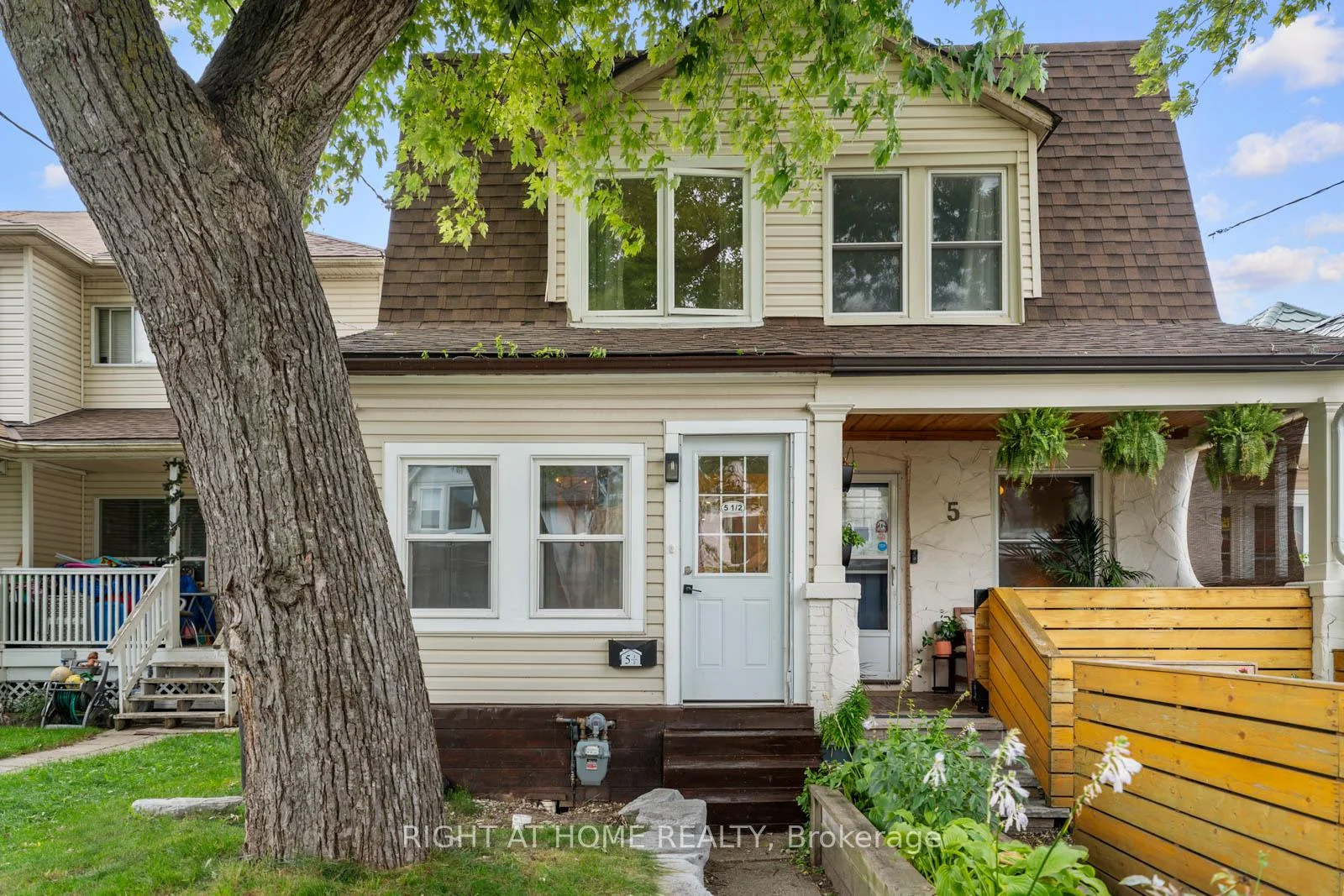Photo 3 of 5 1/2 Luttrell Avenue, Toronto, East End-Danforth — HOMEH