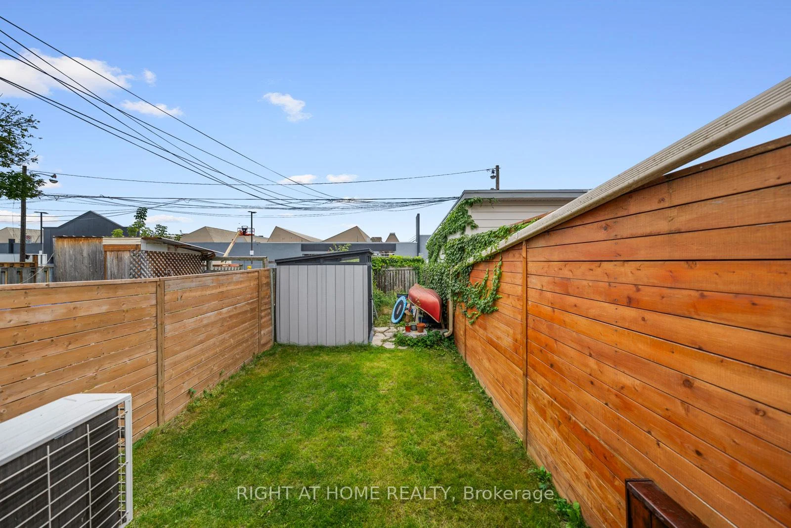 Photo 36 of 5 1/2 Luttrell Avenue, Toronto, East End-Danforth — HOMEH