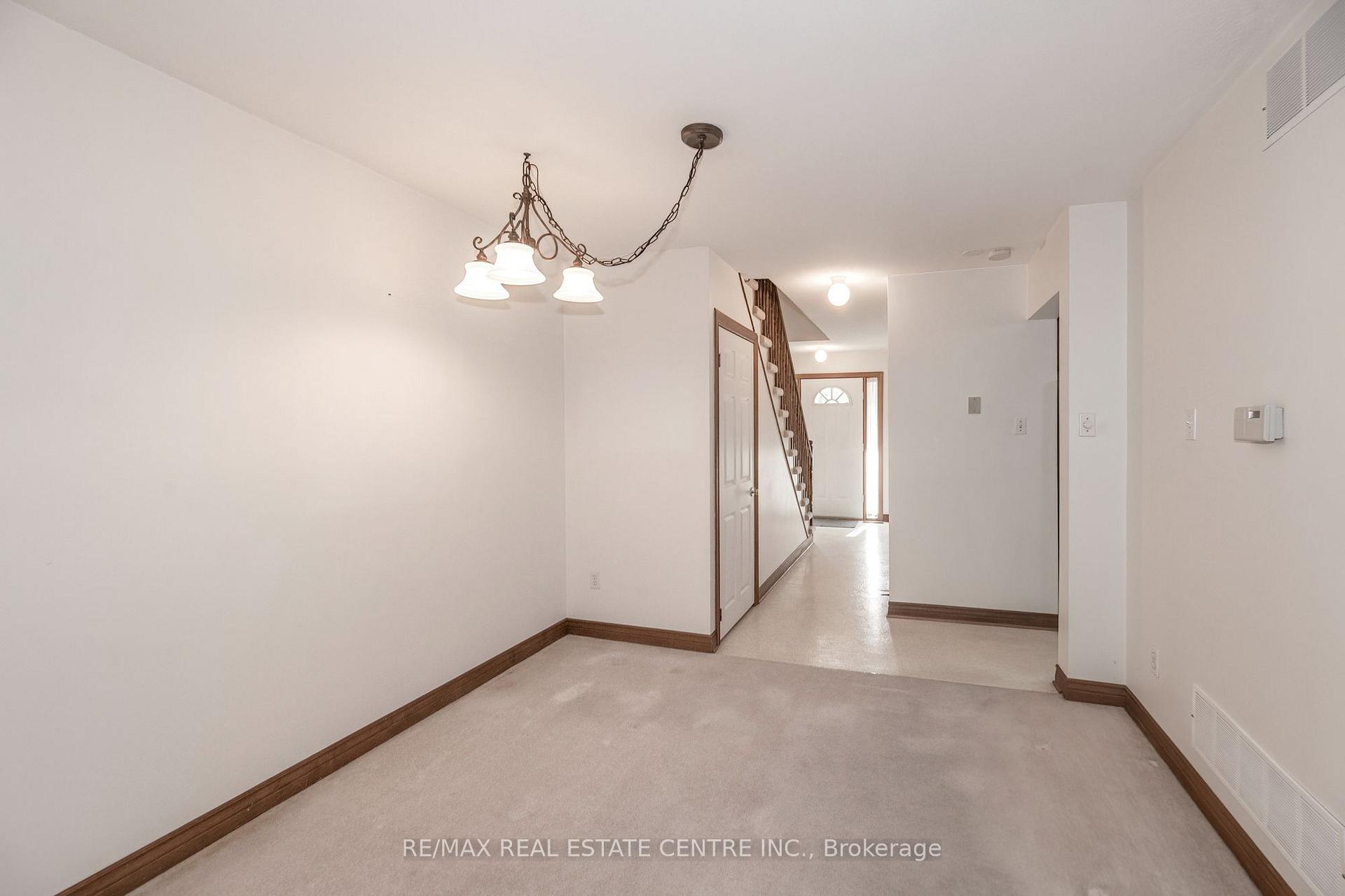 Photo 11 of 2 Walker Court, Grimsby, Grimsby East — HOMEH
