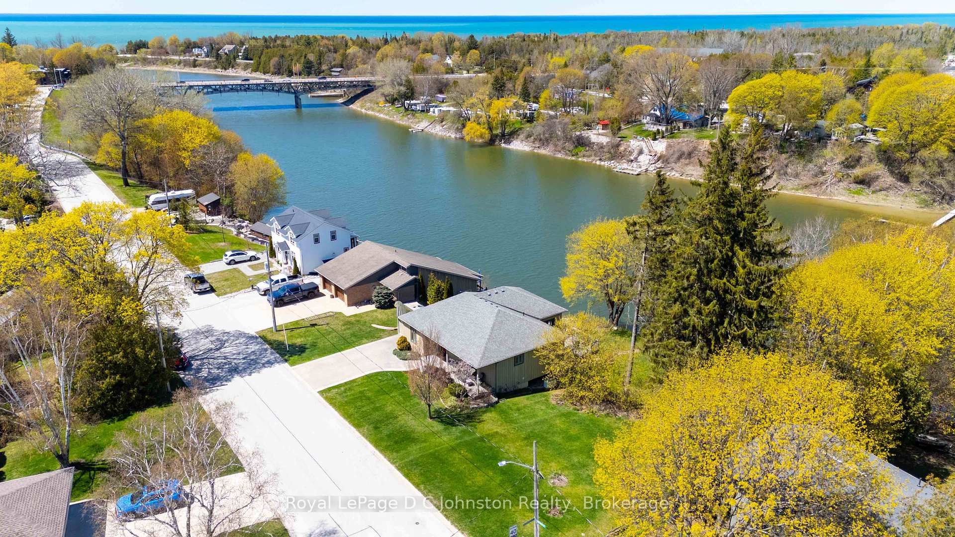 Photo of 290 Saugeen Street